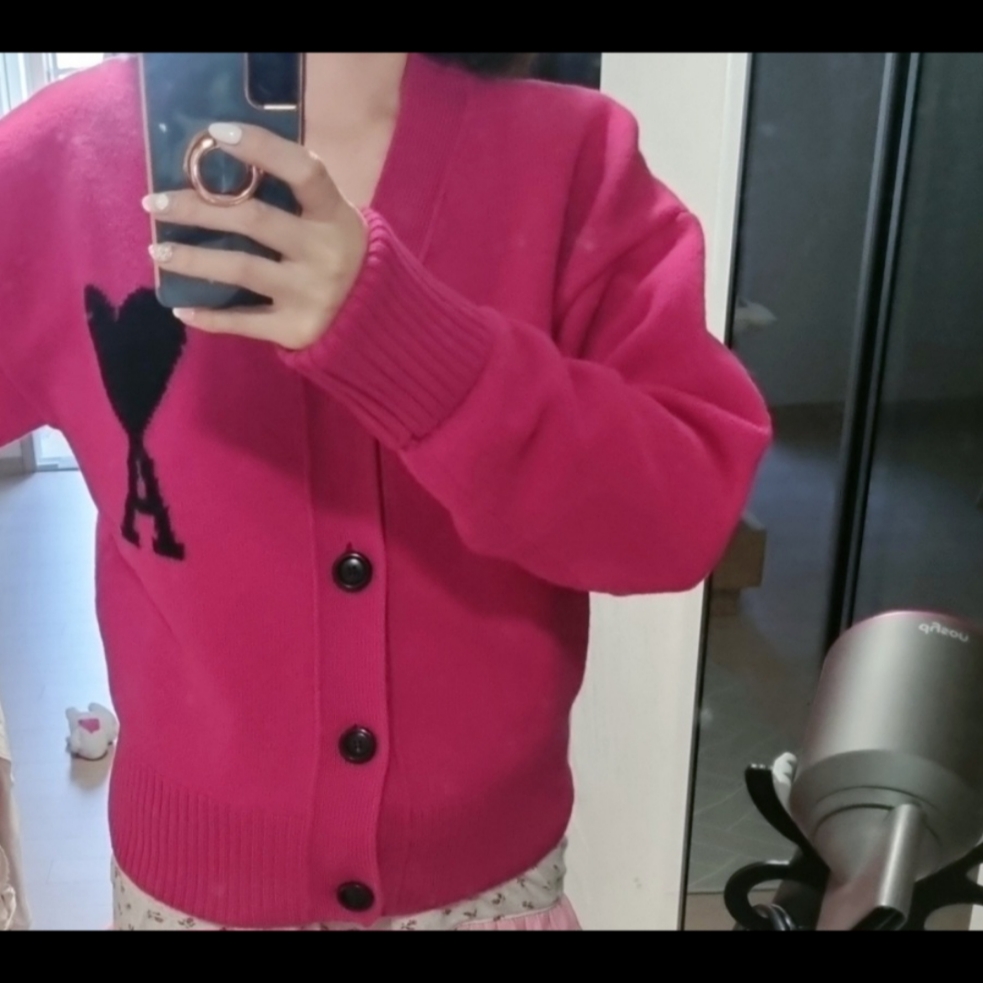AMI de Coeur Oversize Intarsia Cardigan Fuchsia Black, Dyson Supersonic Hair Dryer Iron Fuchsia (Korean Ver.) 착용 스타일