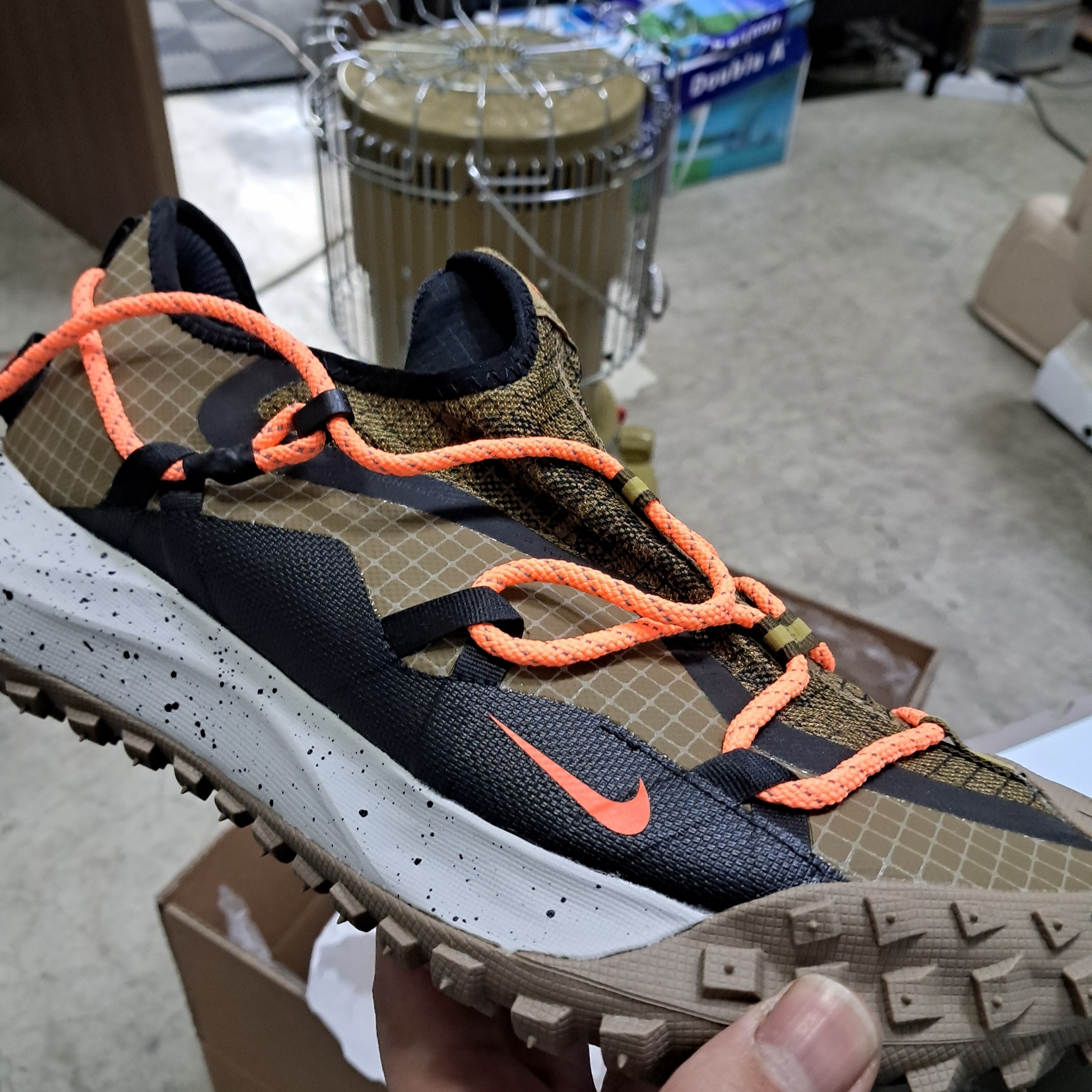Nike ACG Mountain Fly Low Gore-Tex SE Hazel Rush 착용 스타일