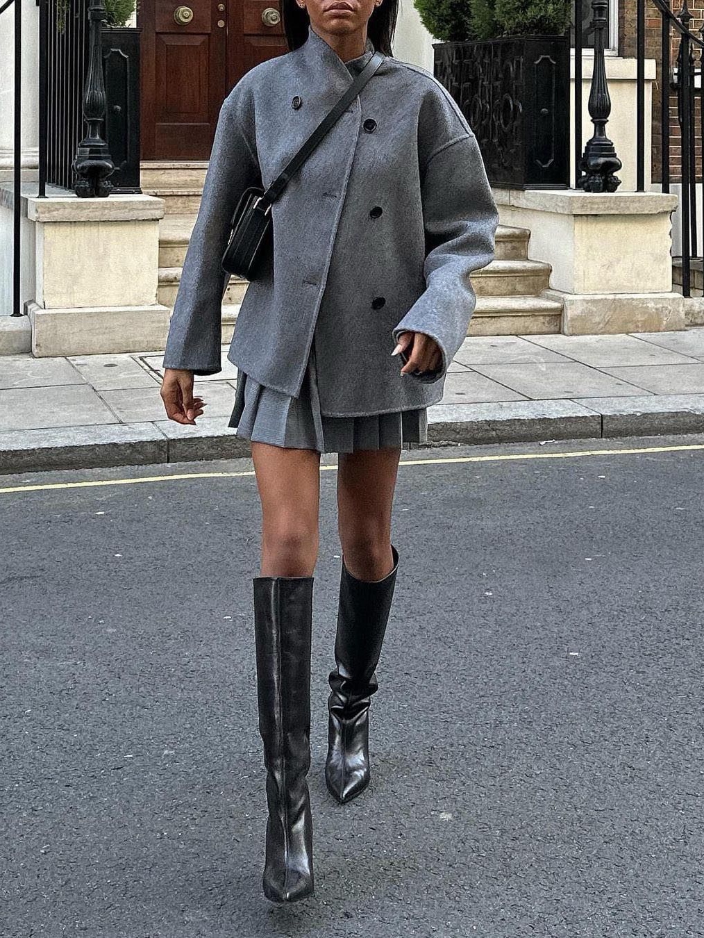 (W) Miu Miu Glen Plaid Mini Skirt Slate Grey, (W) Thom Browne Ripstop Pleated Mini Skirt Medium Grey 착용 스타일 - 3