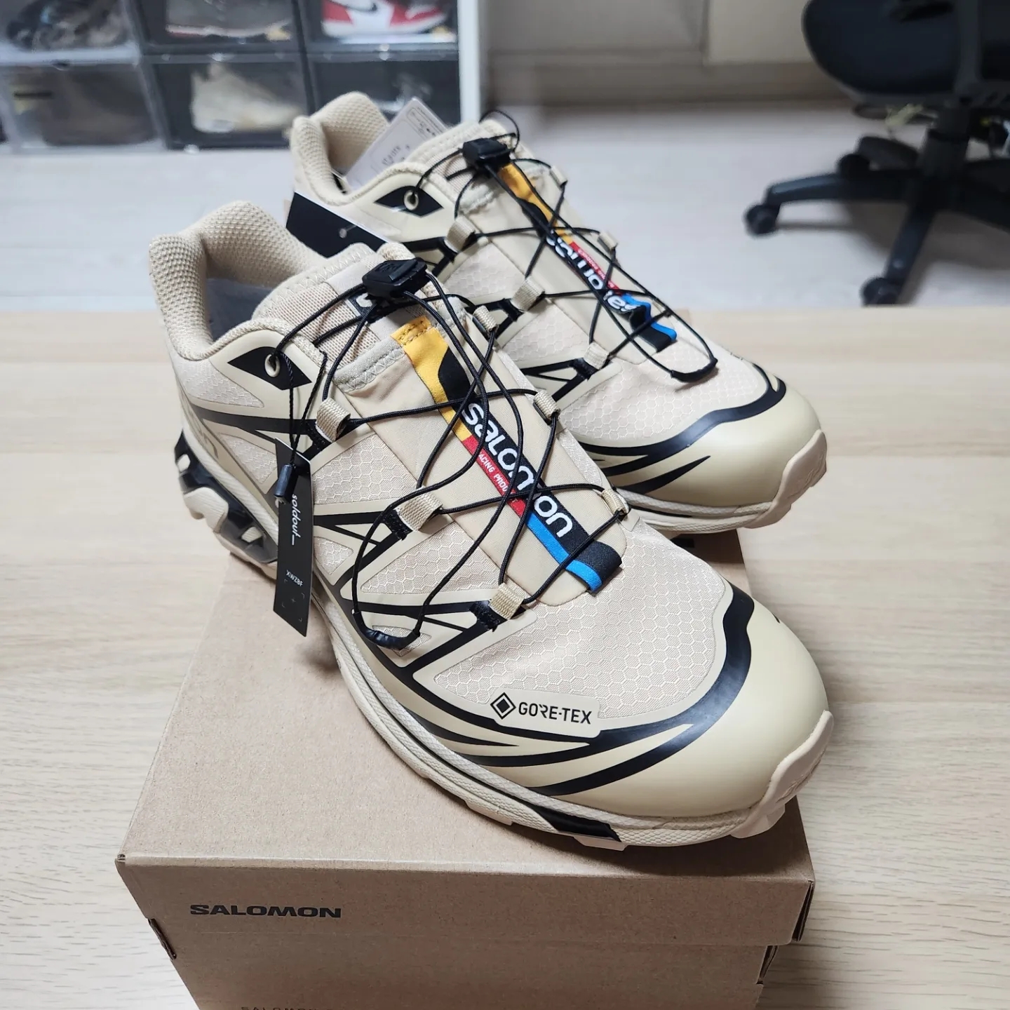 Salomon XT-6 GTX Safari Black 착용 스타일 - 3