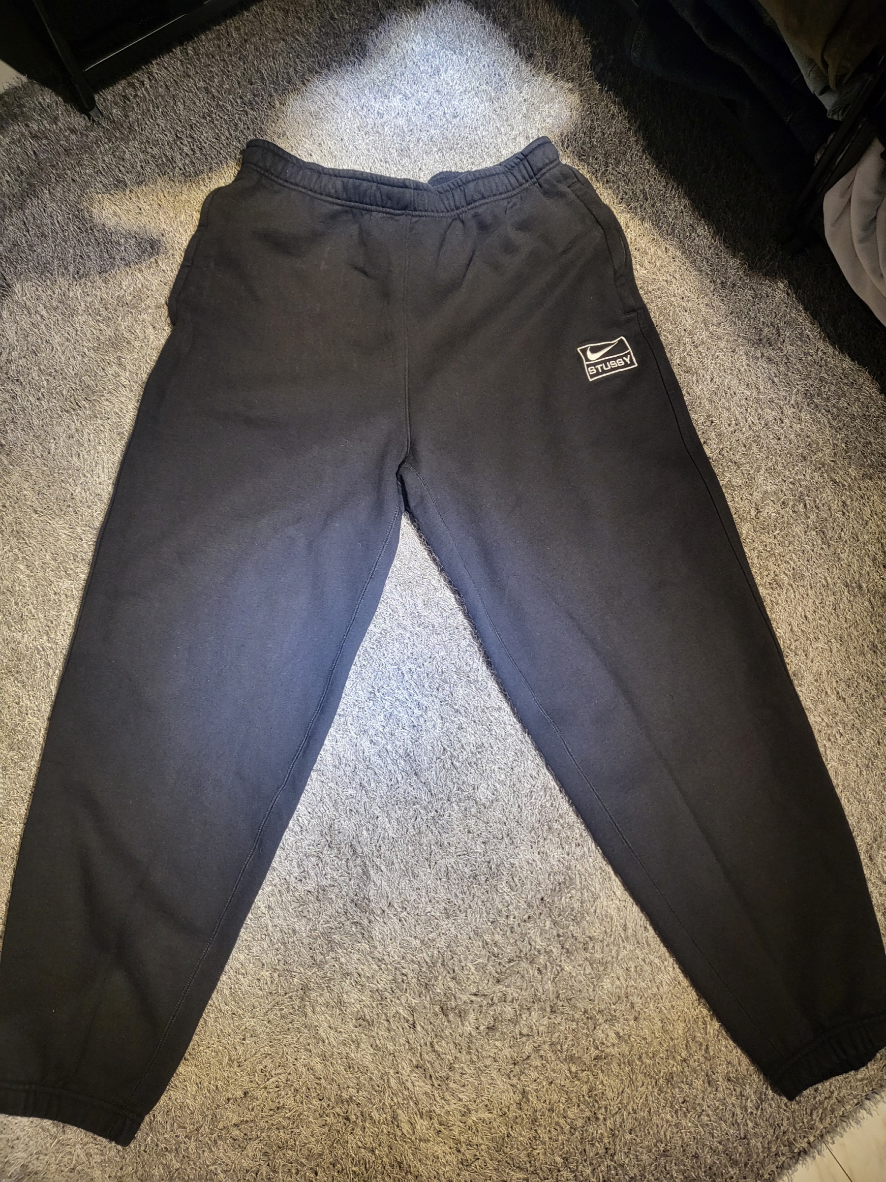 Nike x Stussy Washed Fleece Pants Black (FN5235-010) 착용 스타일