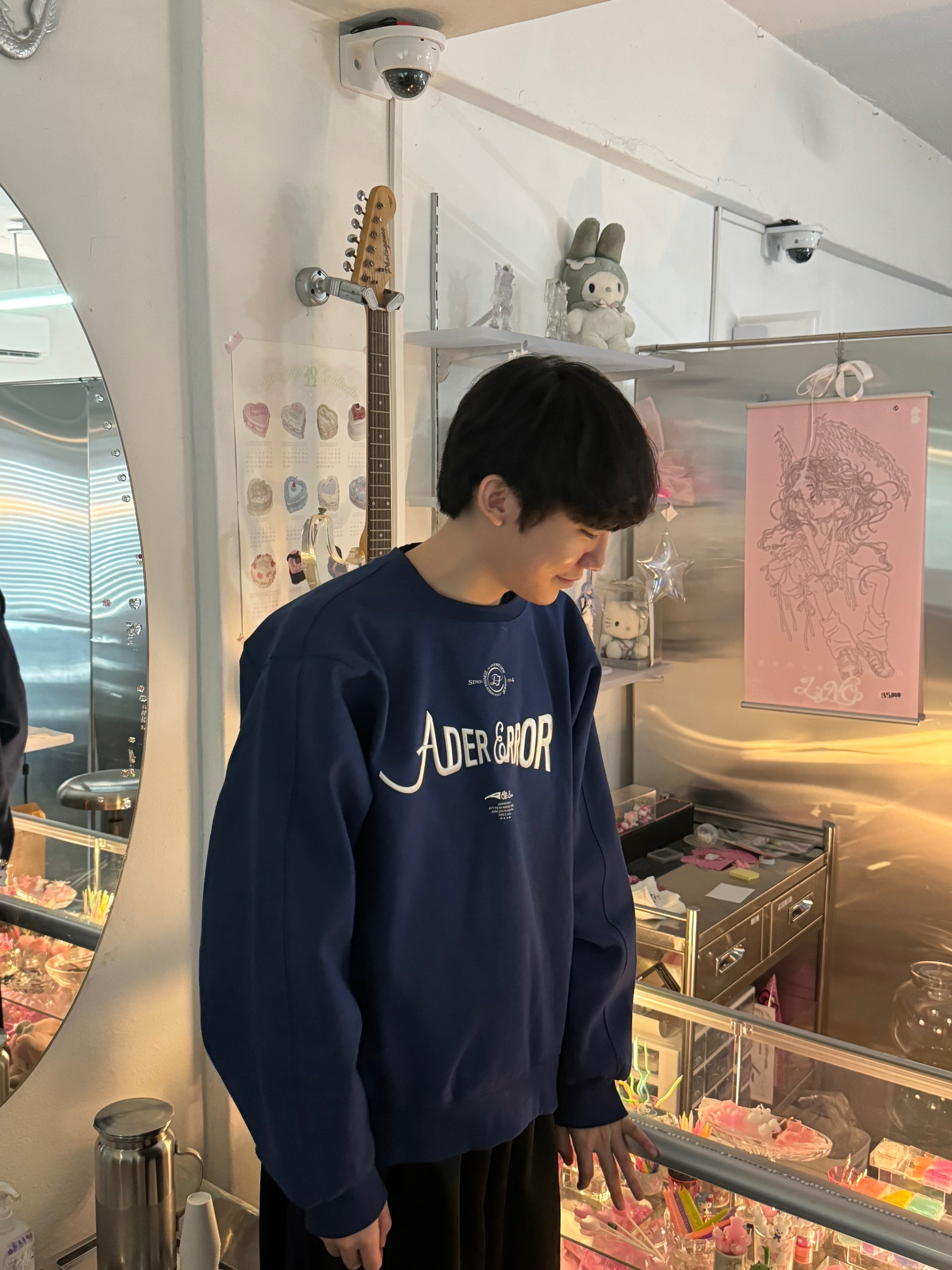 Ader Error Verif Logo Sweatshirt Navy, Needles H.D. Track Pants Poly Smooth Black 착용 스타일
