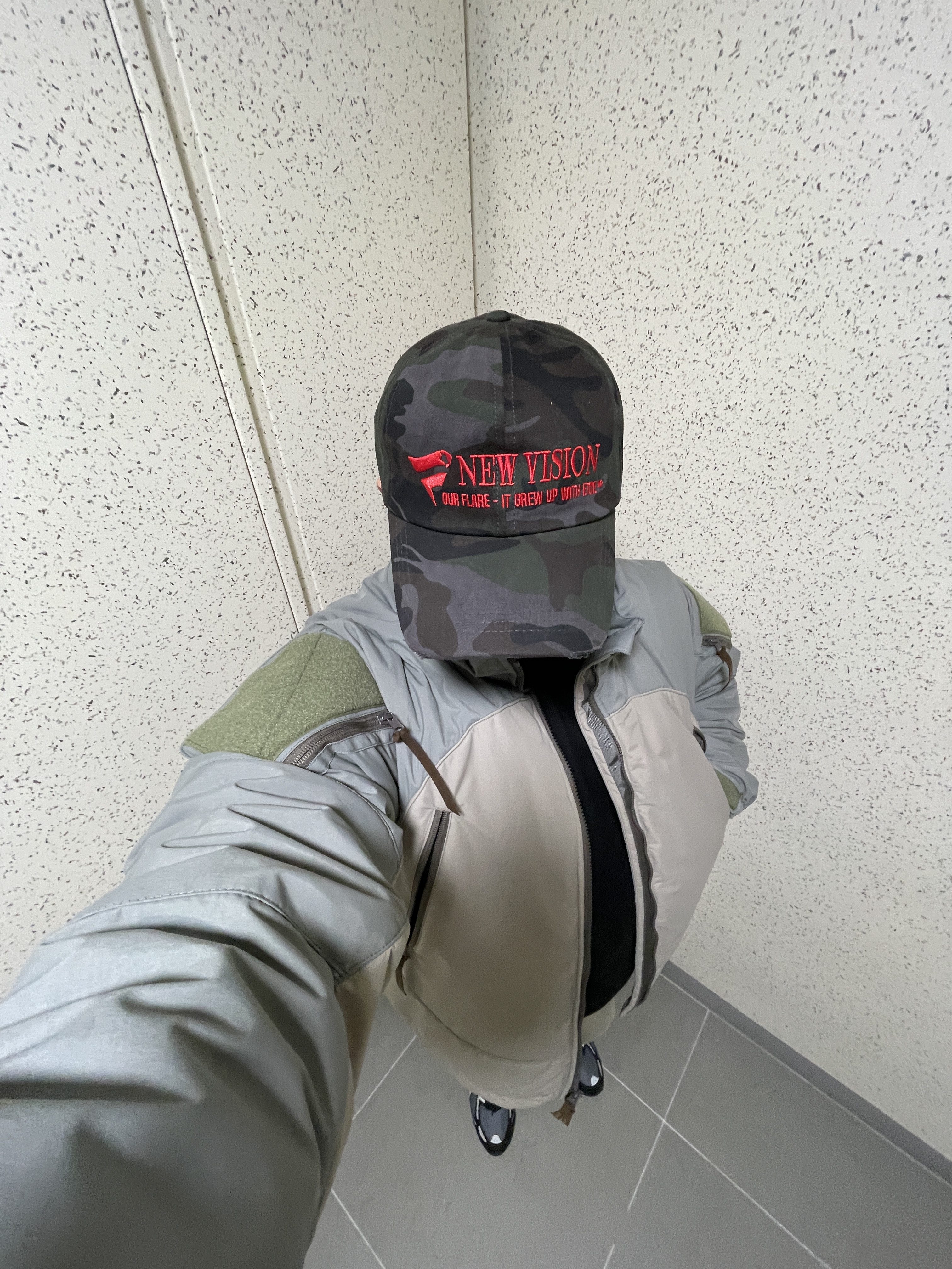 Asics Gel-Venture 6 Carrier Grey, ETCE New Vision Camo Cap Night Jungle 착용 스타일 - 4