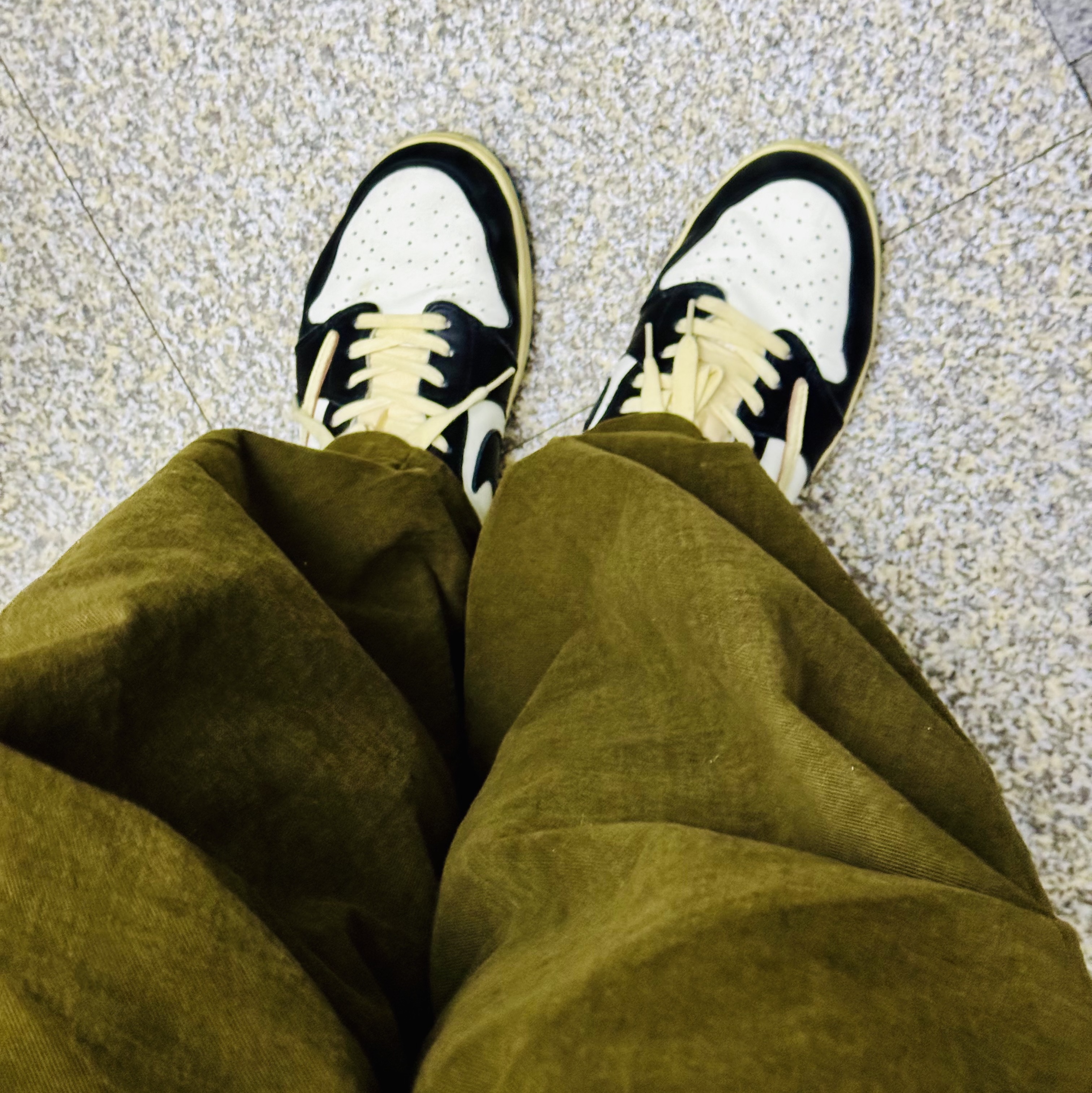 Jordan 1 x Travis Scott x Fragment Retro Low OG SP Military Blue 착용 스타일