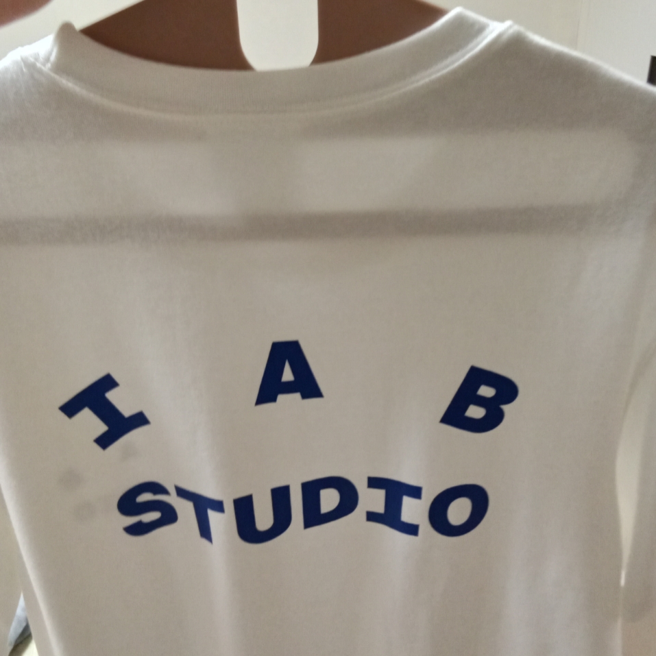 IAB Studio 10th Anniversary T-Shirts Pack White & Black (2 Pack) 착용 스타일