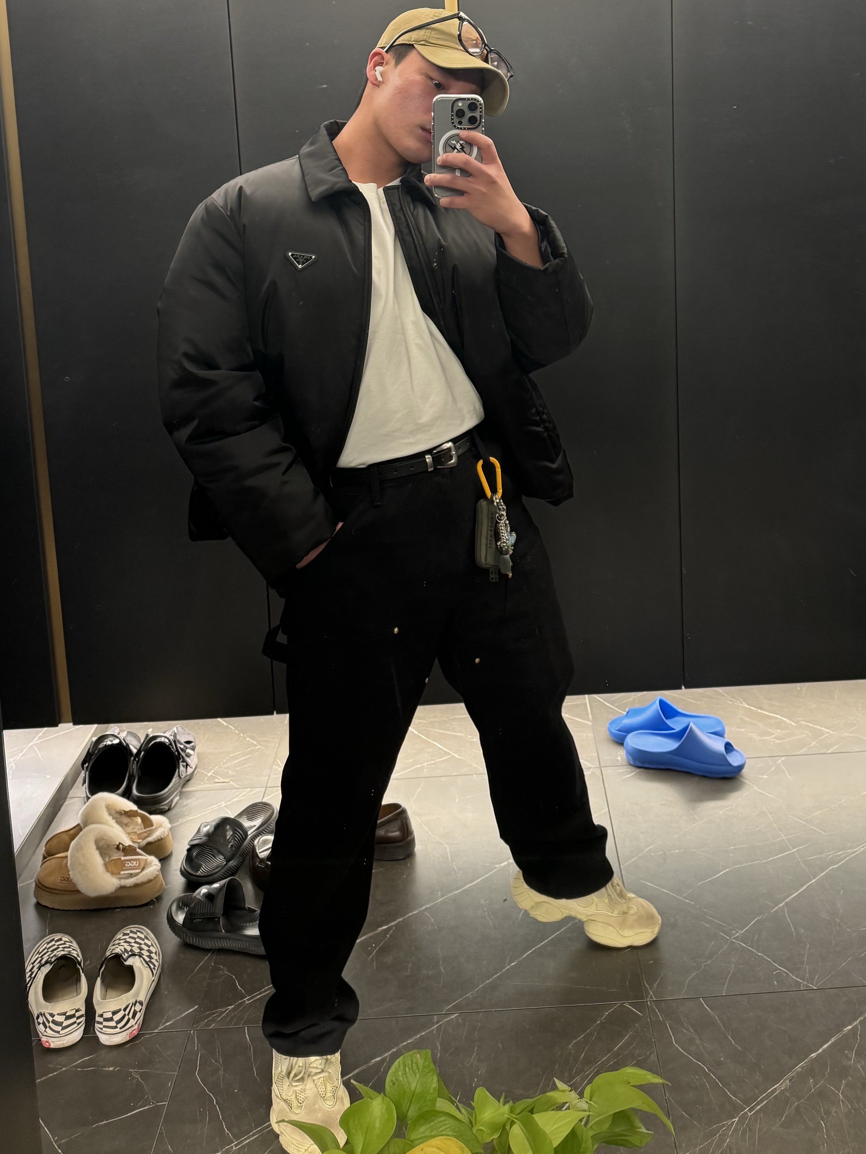 Prada Re-Nylon Cropped Down Jacket Black, Adidas Yeezy 500 Super Moon Yellow 착용 스타일
