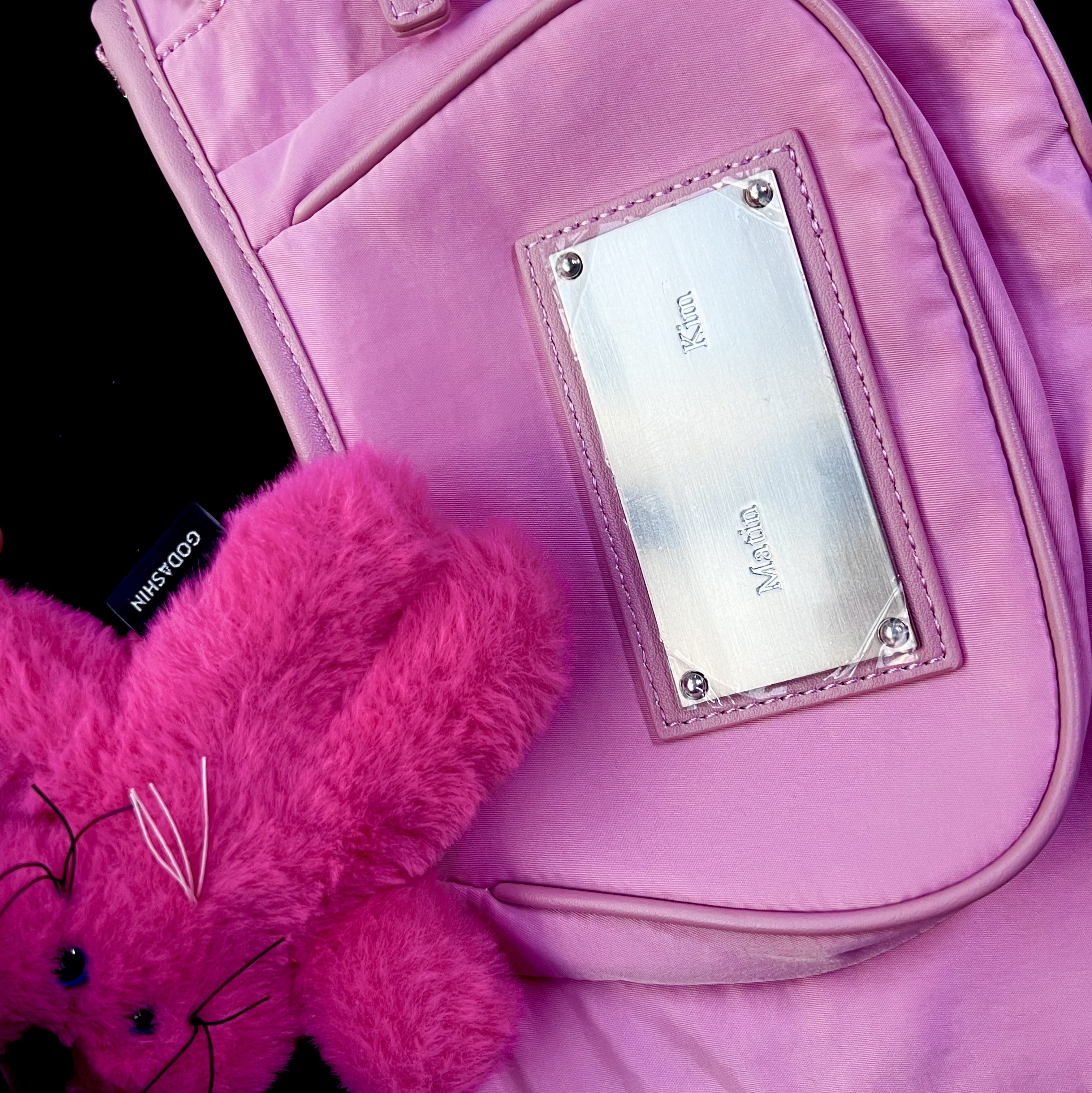 Matin Kim Madeleine Round Bag Pink 착용 스타일