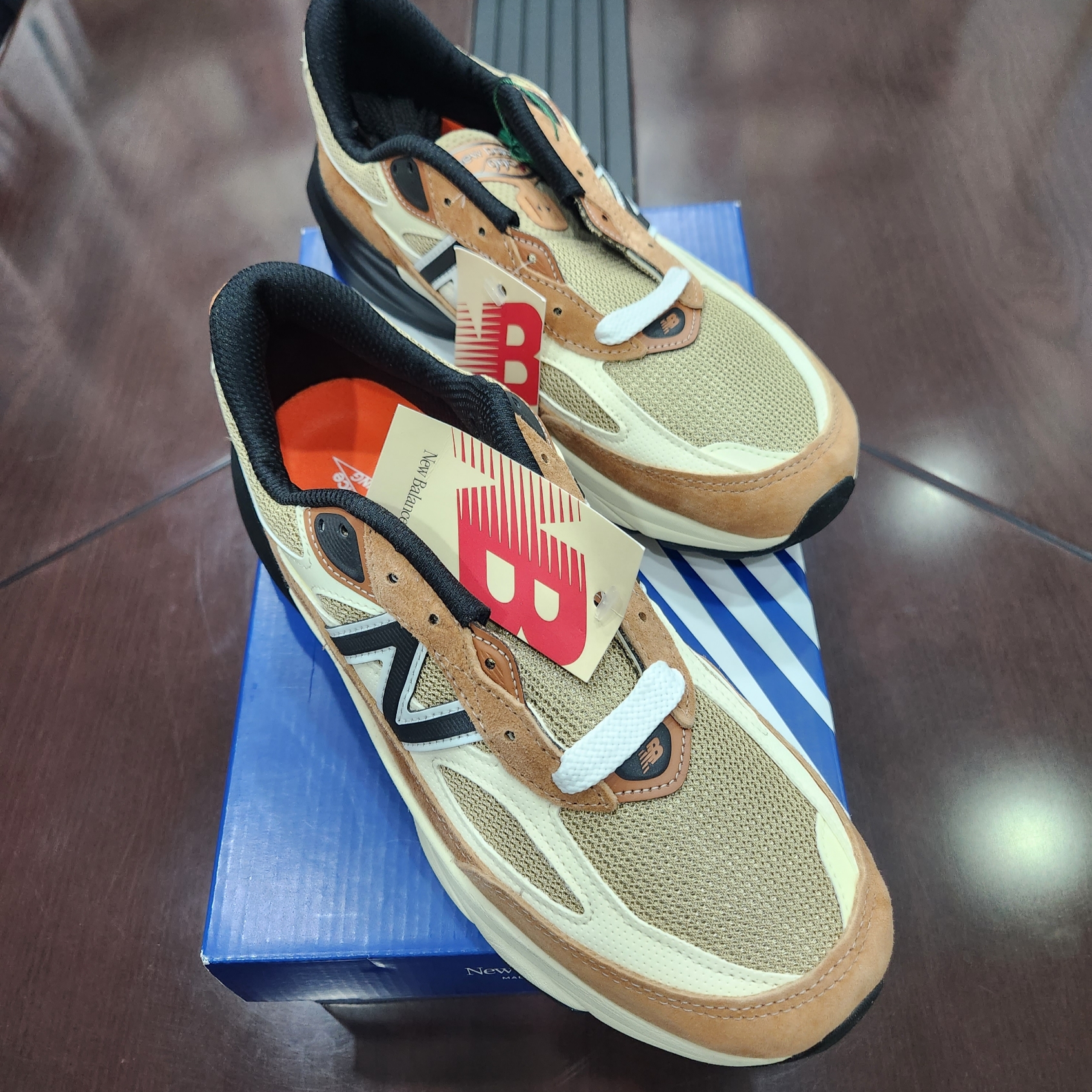 뉴발란스 990v6 메이드 인 USA 세피아 인센스 착용 스타일 - 7