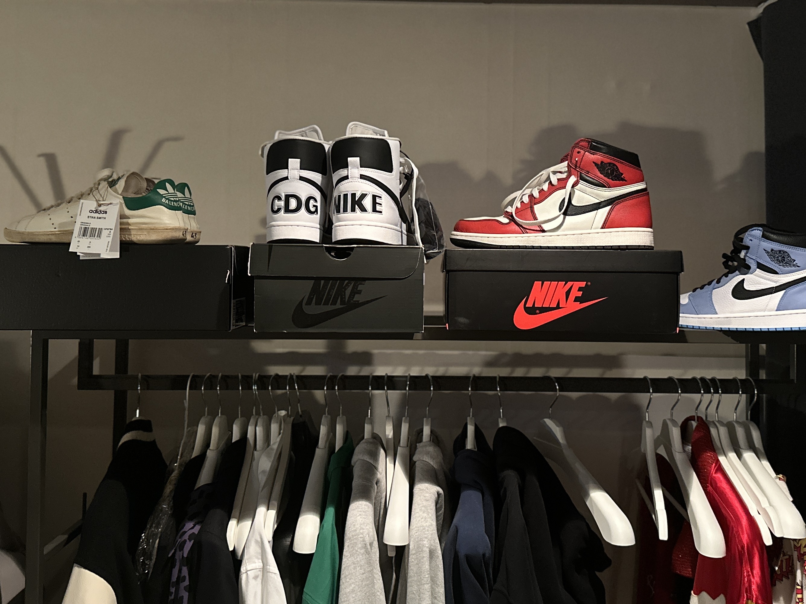 Balenciaga x Adidas Stan Smith Worn Out White Green, Nike x Comme des Garcons Homme Plus Terminator High Black 착용 스타일