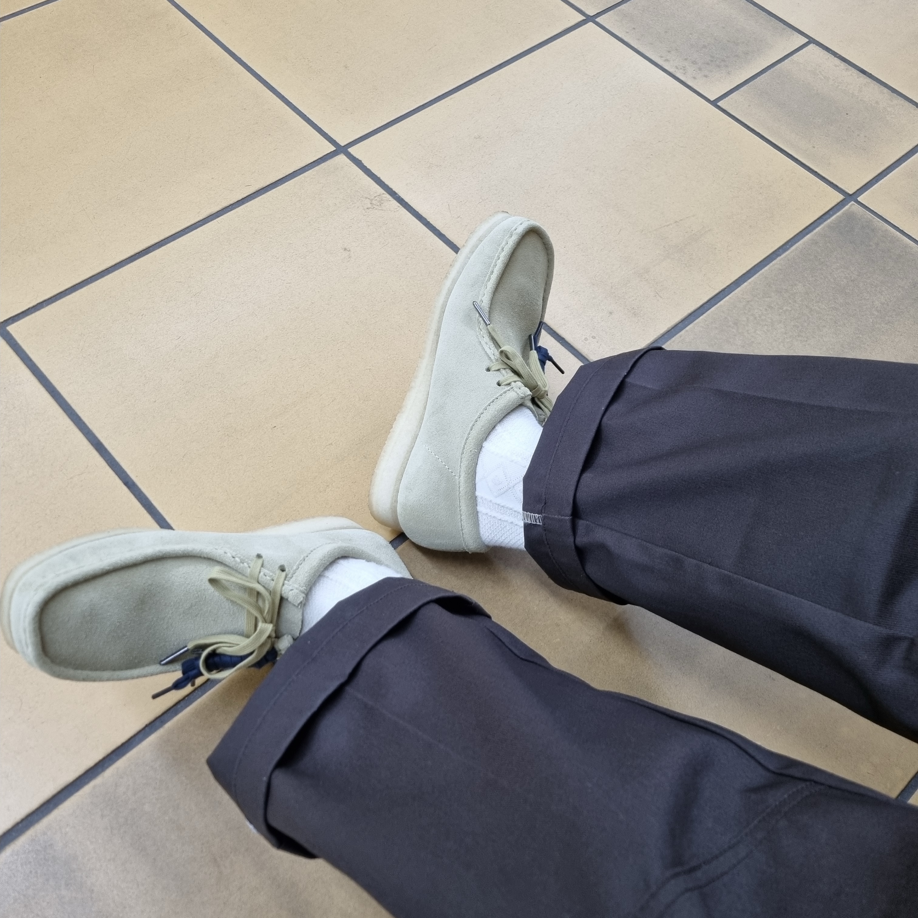Clarks Wallabee Maple Suede 착용 스타일