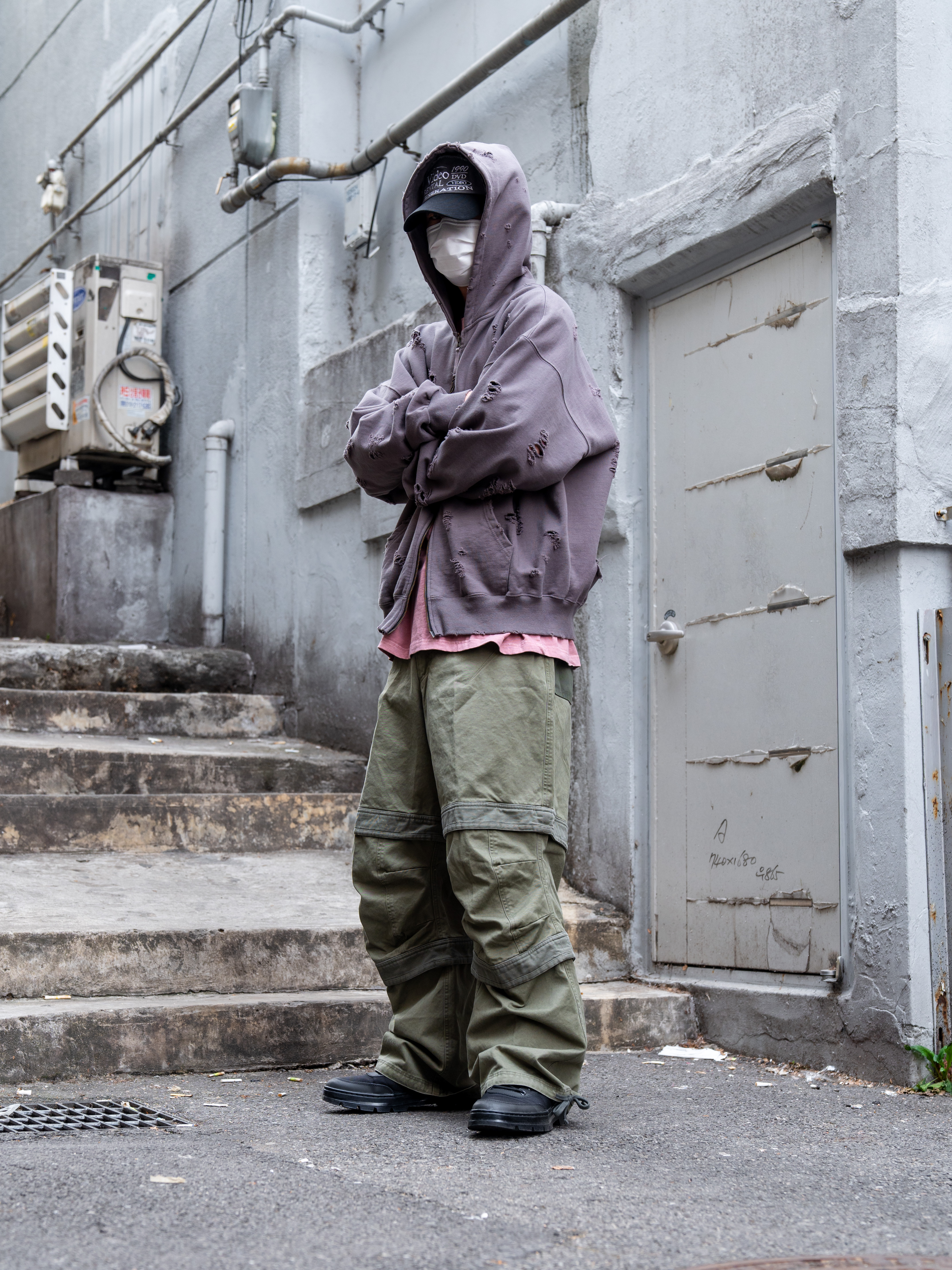 Farfromwhat Far Layered Work Pants Olive, Undermycar Otter Oversized Damage-Washed Hood Zip-Up Dust - 23SS 착용 스타일