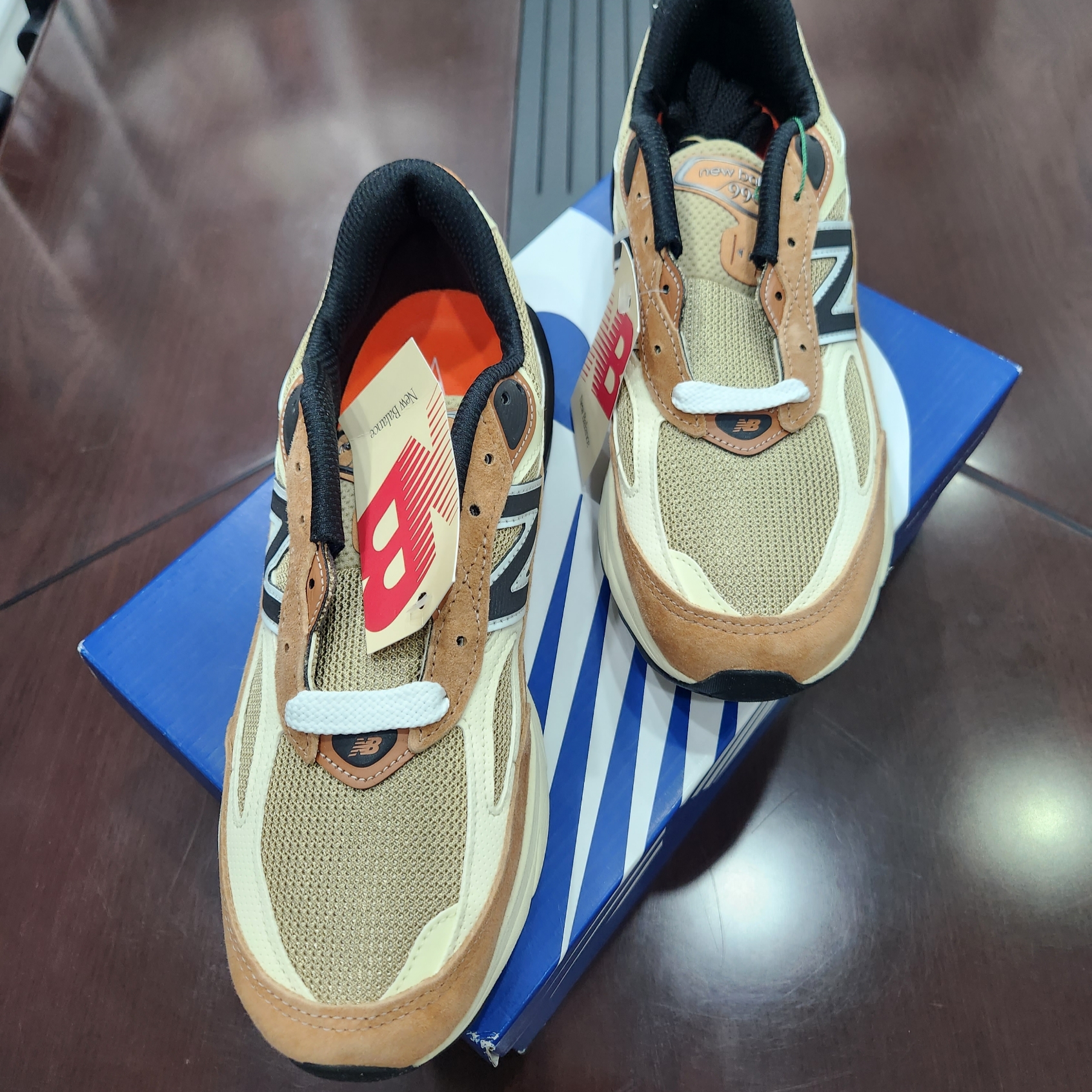 뉴발란스 990v6 메이드 인 USA 세피아 인센스 착용 스타일 - 8