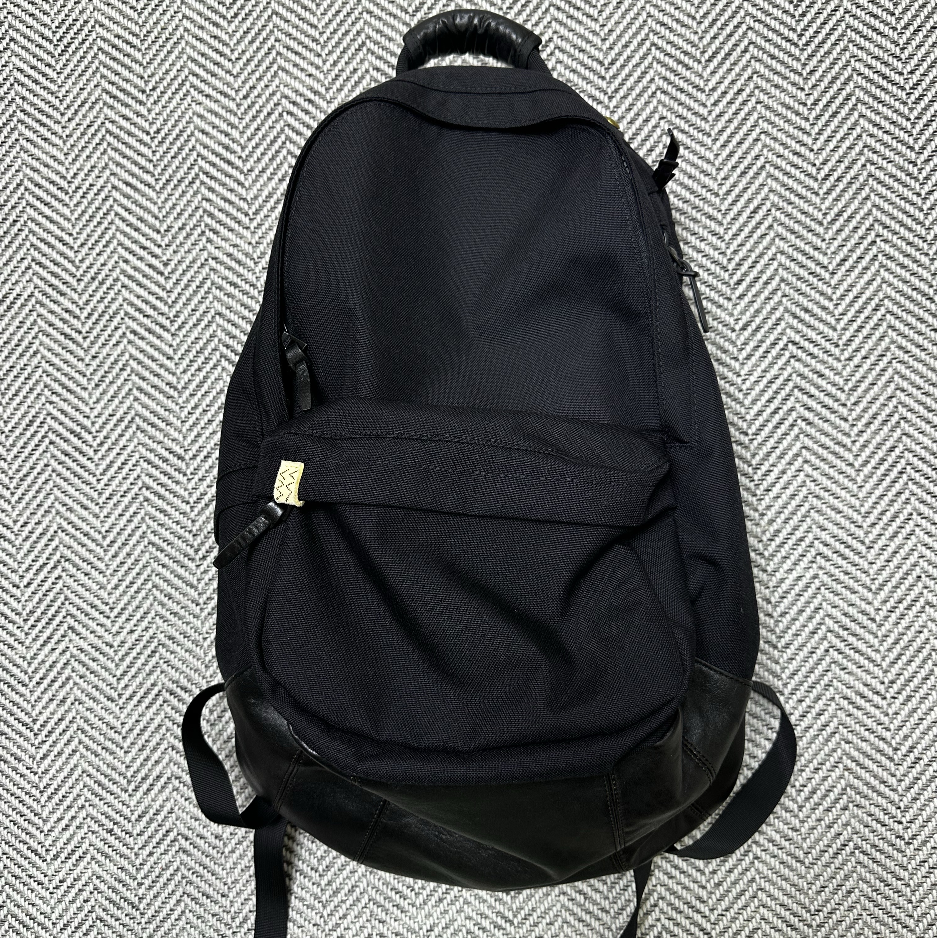 Visvim Cordura 22L Backpack Black 착용 스타일
