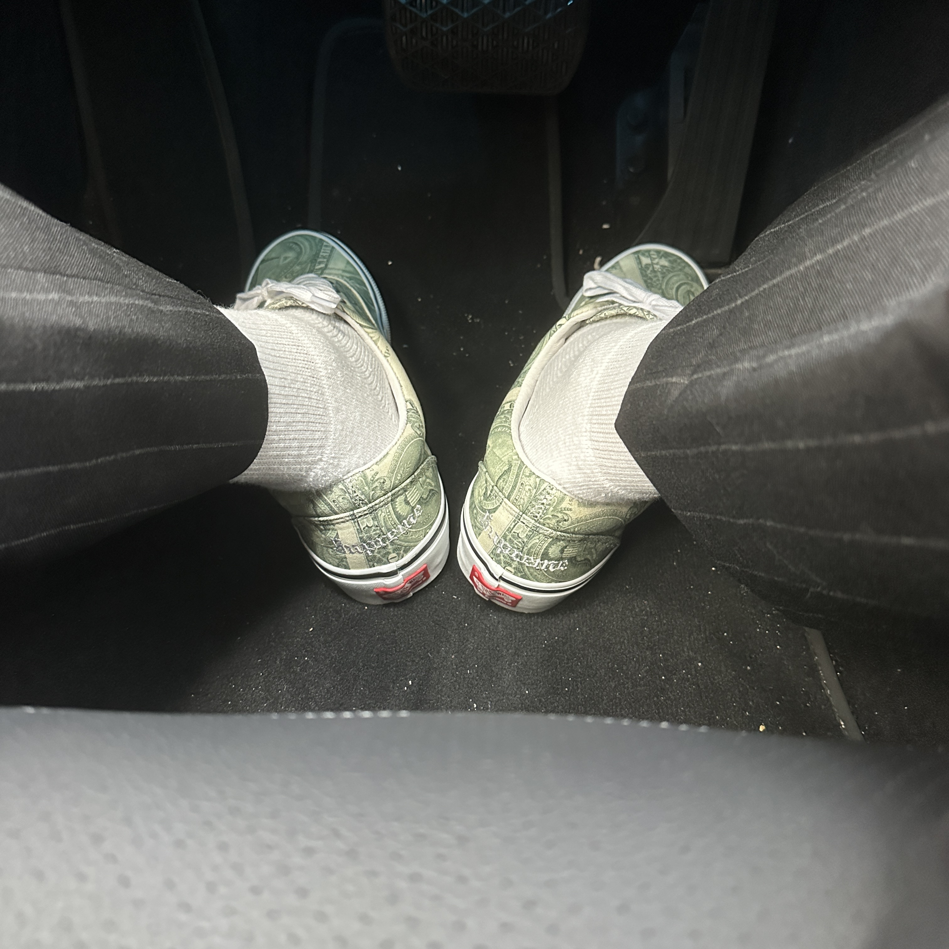 Vans x Supreme Era Dollar Green 착용 스타일 - 2