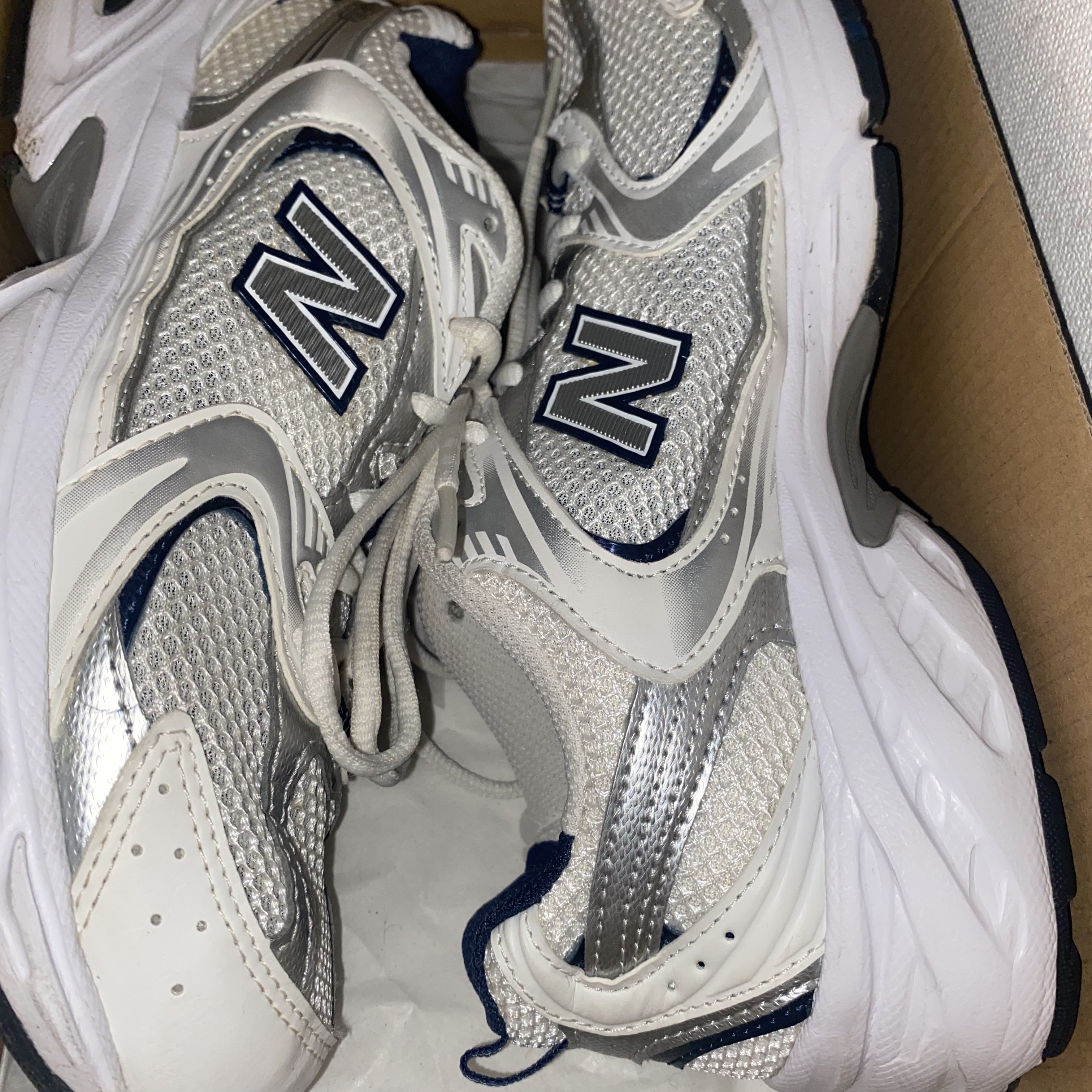 New Balance 530 White 착용 스타일