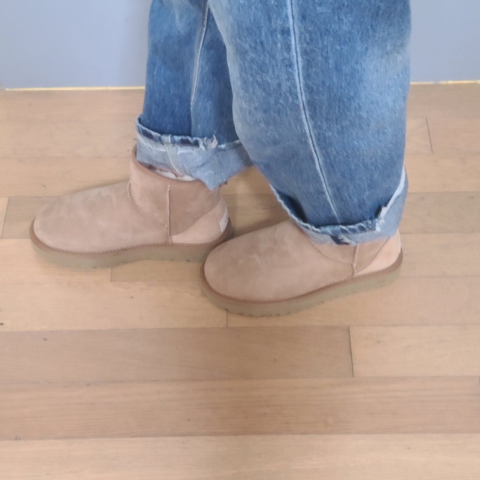 (W) UGG Classic Mini II Boots Chestnut 착용 스타일 - 2