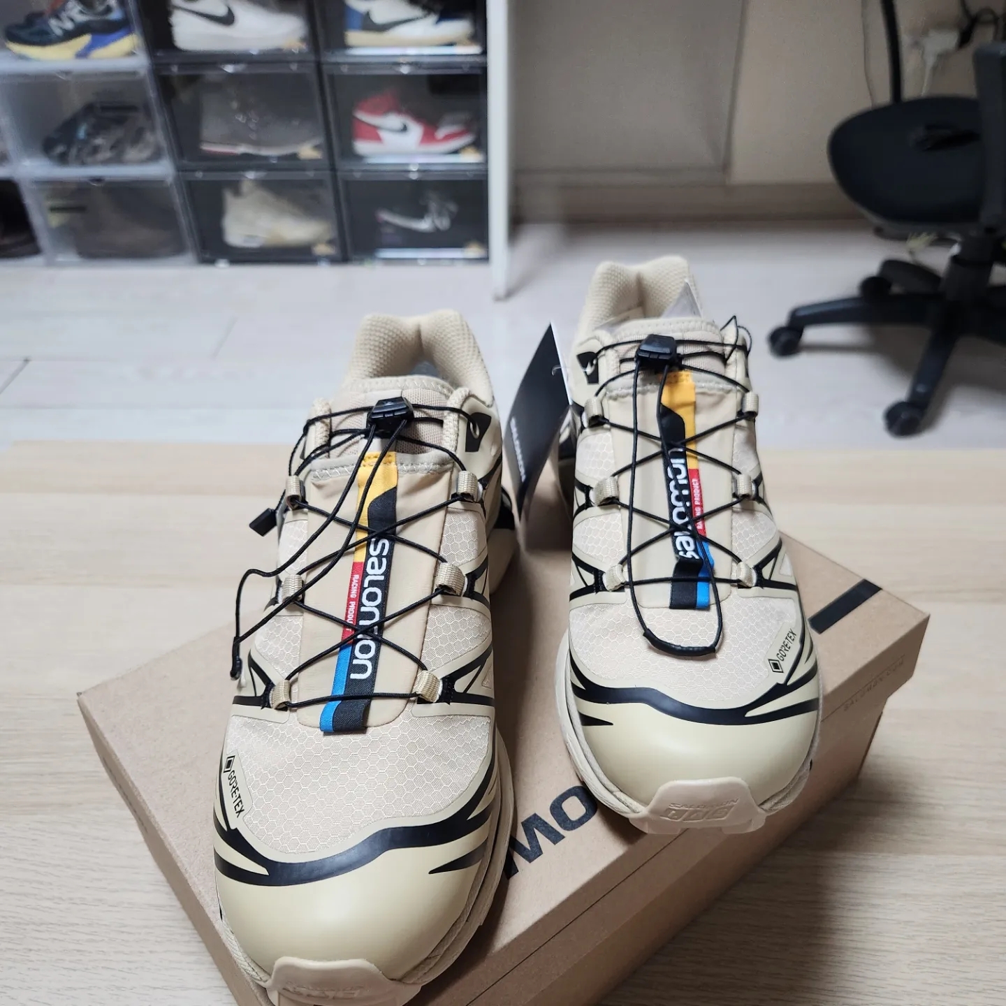 Salomon XT-6 GTX Safari Black 착용 스타일 - 2