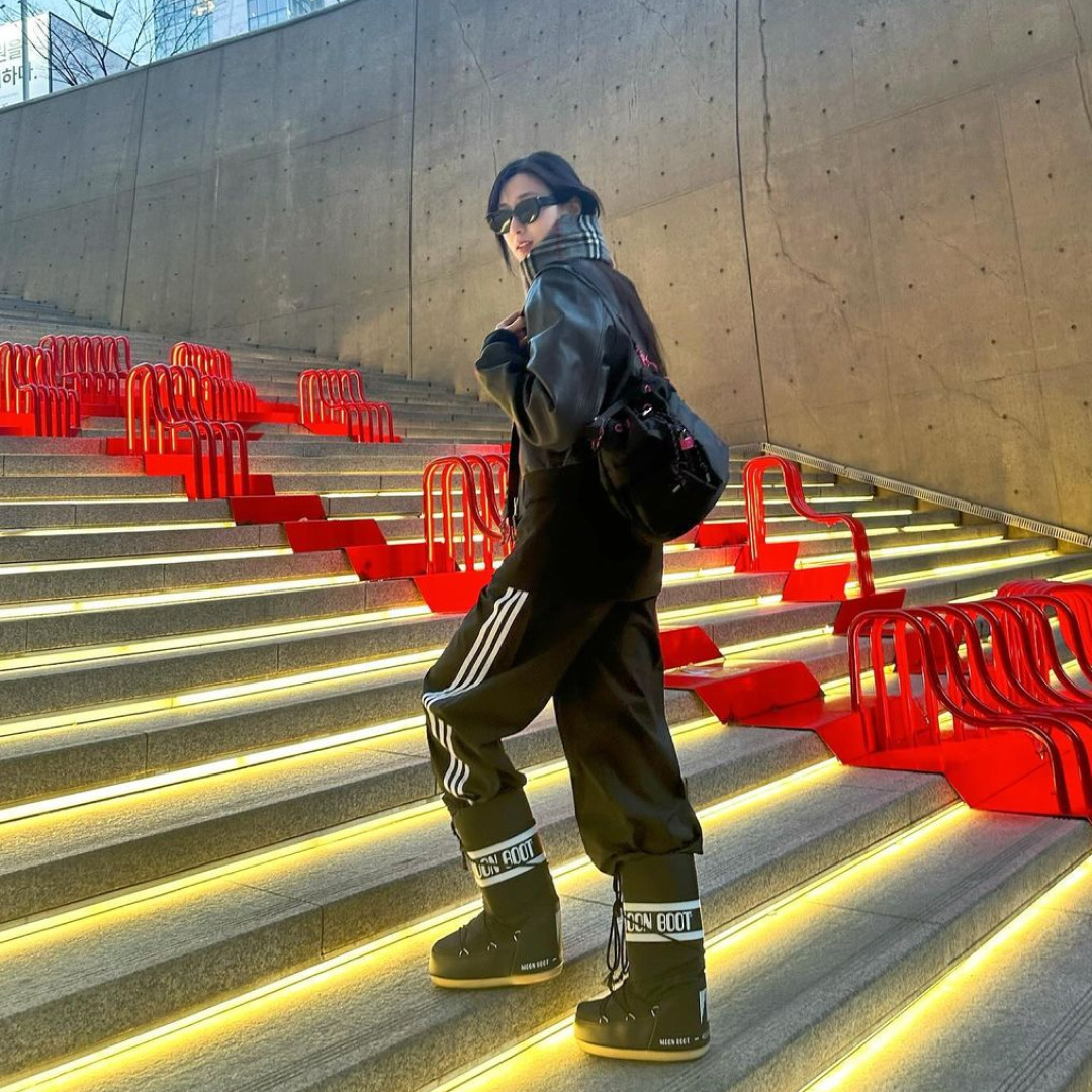 (W) Moon Boot Icon Nylon Boots Black 착용 스타일 - 3