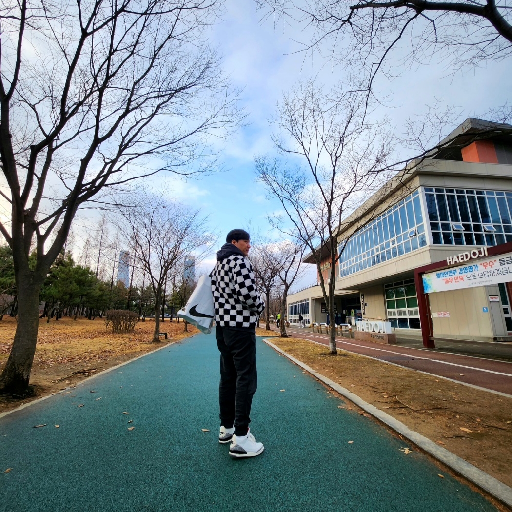 Jordan 3 Retro White Cement Reimagined 착용 스타일