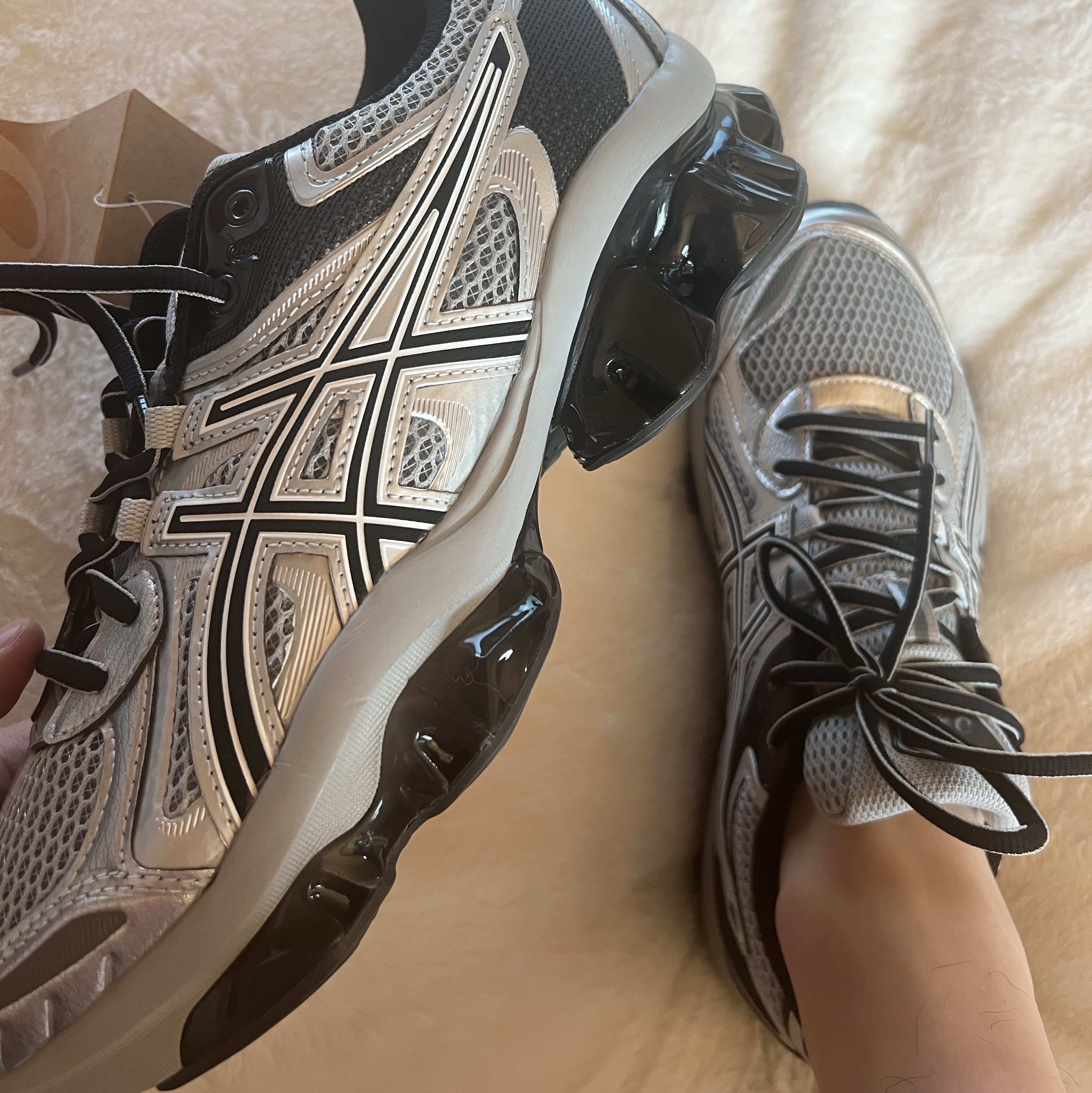 Asics Gel-Quantum Kinetic Mid Grey Pure Silver 착용 스타일