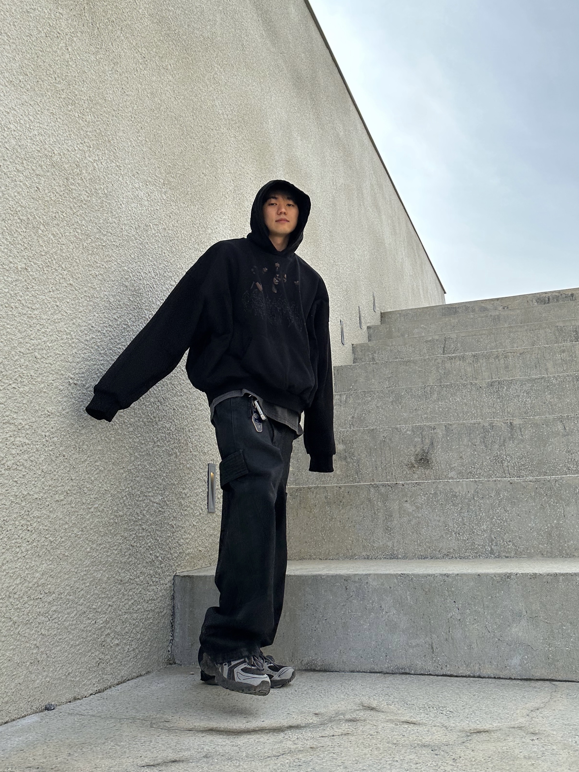 Undermycar Gashutein 6 Six People Graphic 2 Layered Hoodie Bristol Black - 24SS, Asics x Atmos x Undermycar Gel-Kayano 14 Pepper Black 착용 스타일 - 1