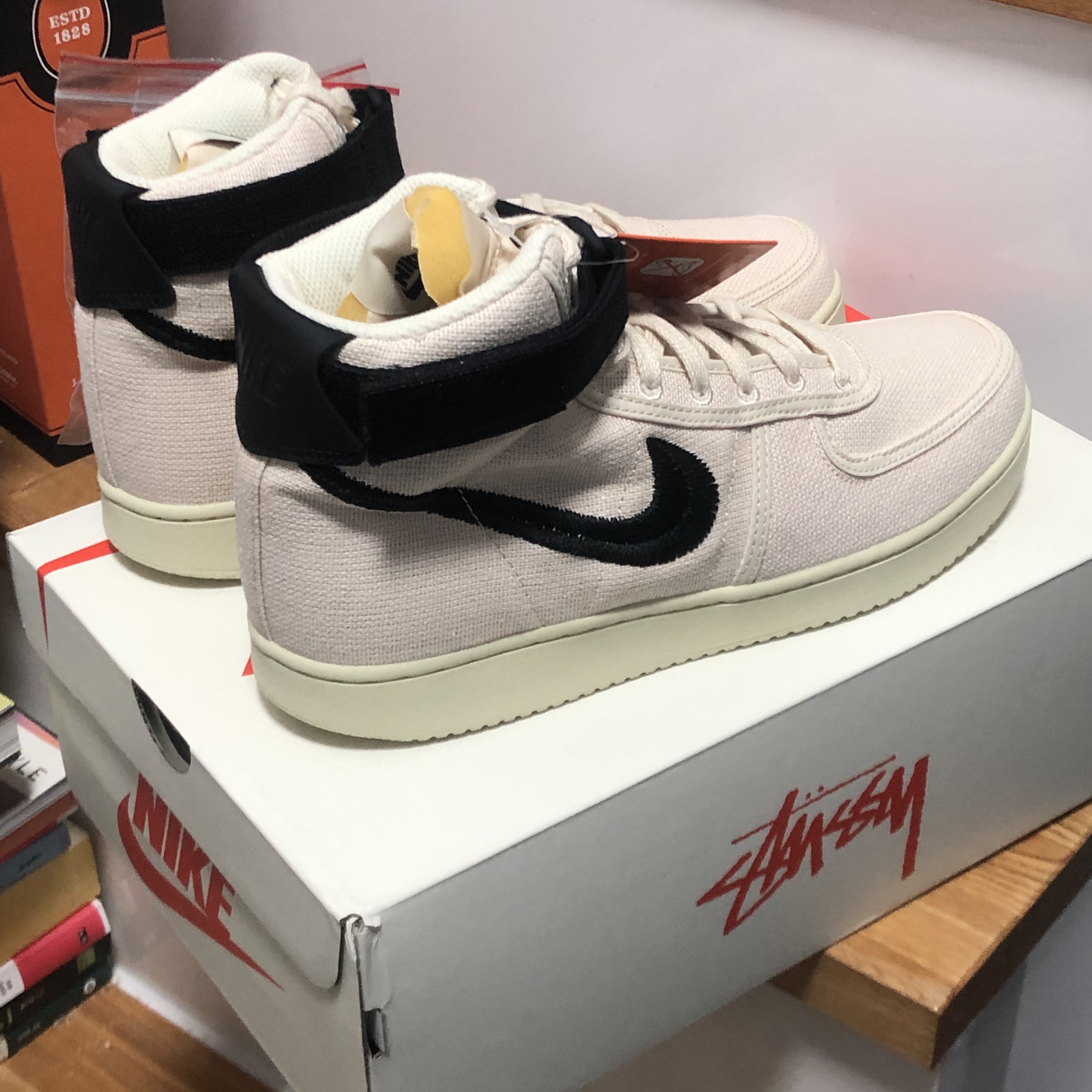 Nike x Stussy Vandal High Fossil 착용 스타일