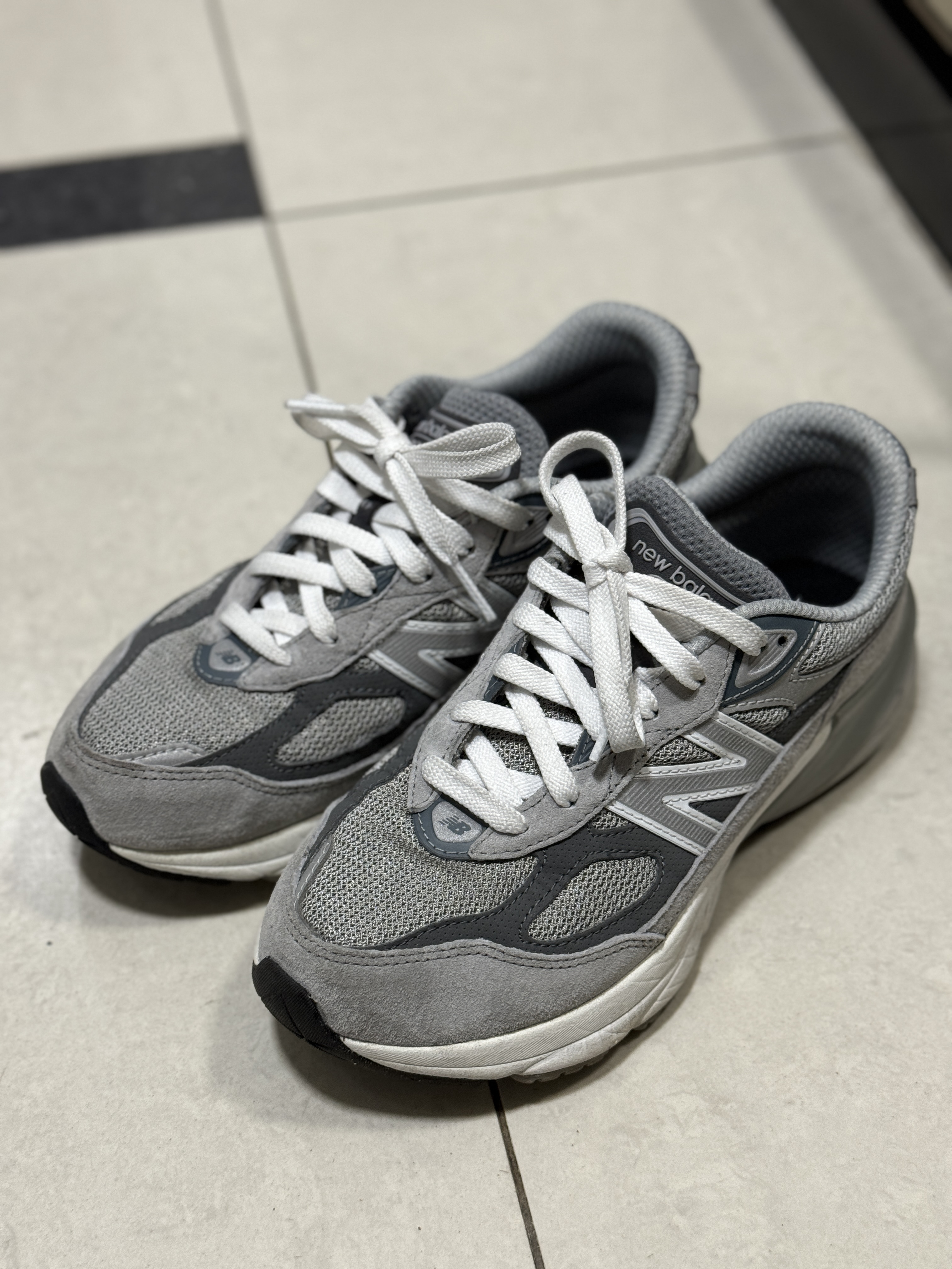 (GS) New Balance 990v6 Gray - M Medium 착용 스타일