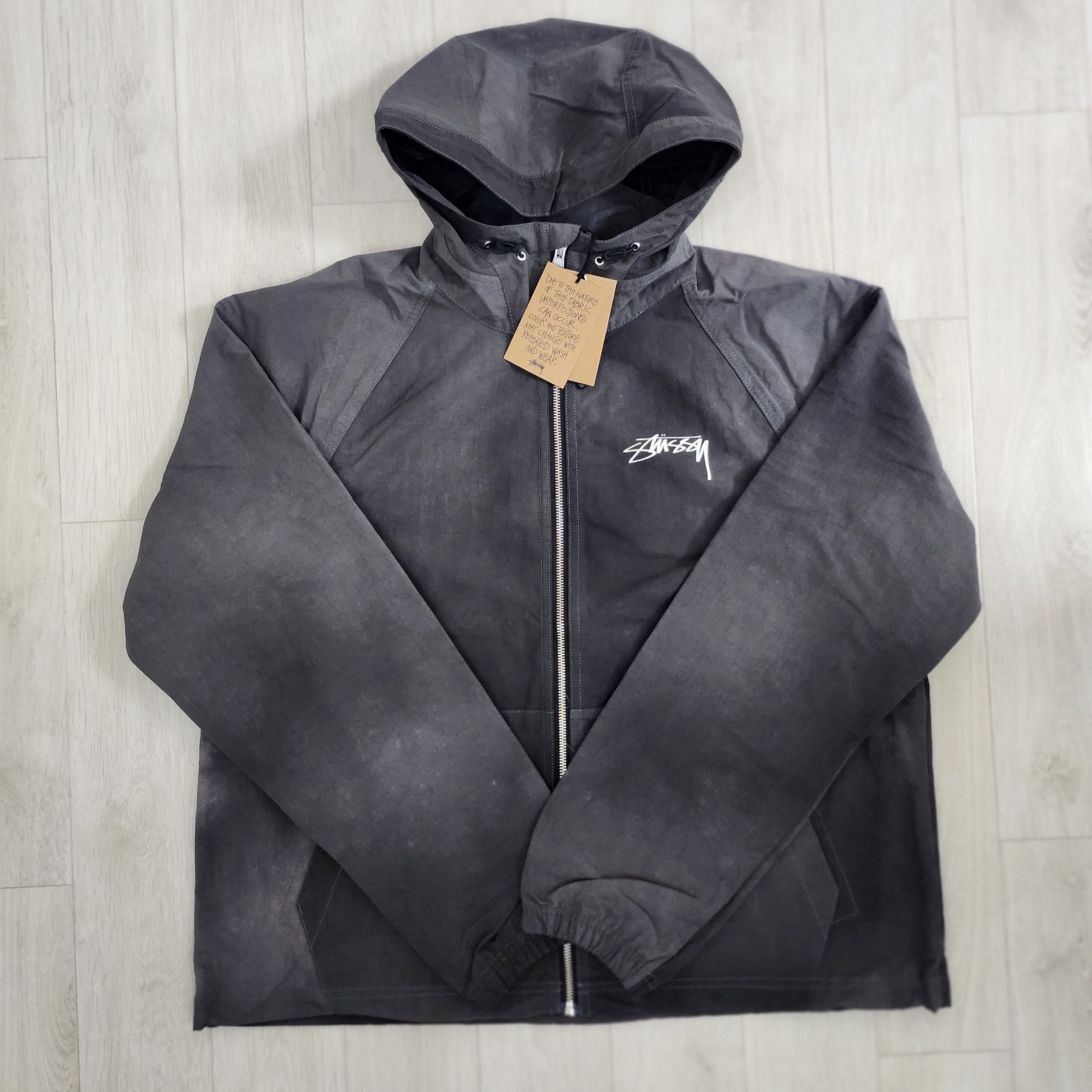 Stussy Wave Dye Beach Shell Jacket Black 착용 스타일 - 1