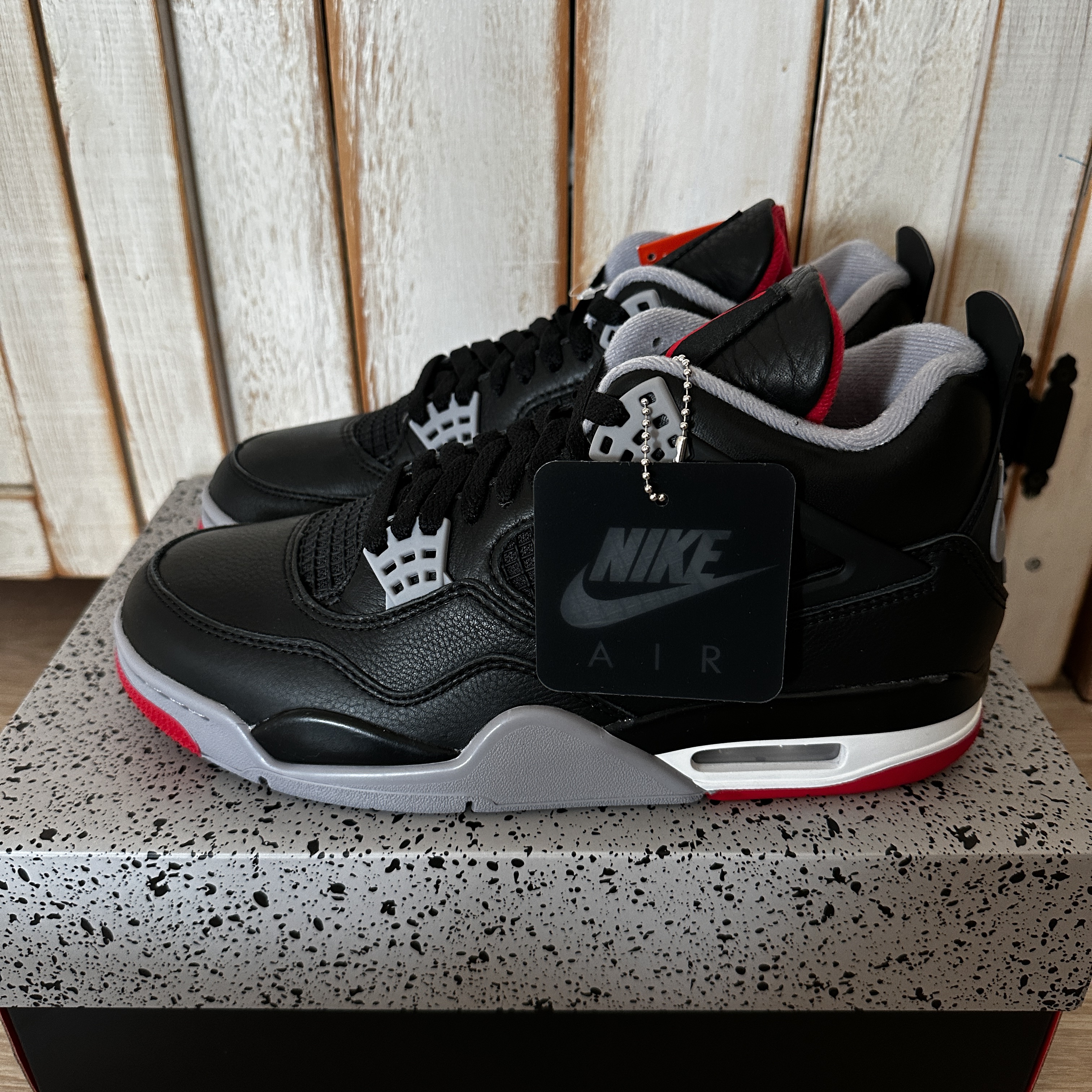 Jordan 4 Retro Bred Reimagined 착용 스타일 - 1