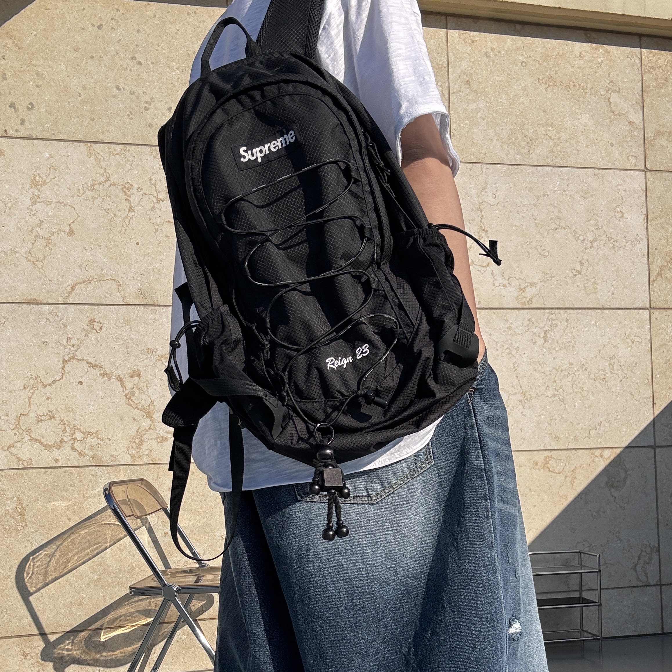 Supreme Backpack Black - 22SS 착용 스타일 - 1