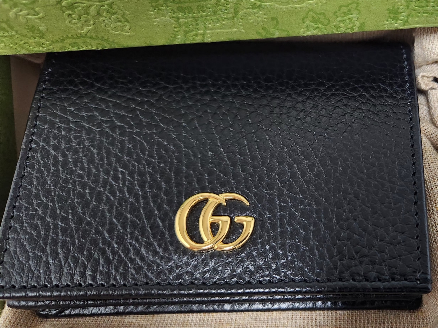 Gucci GG Marmont Leather Card Case Wallet Black 착용 스타일
