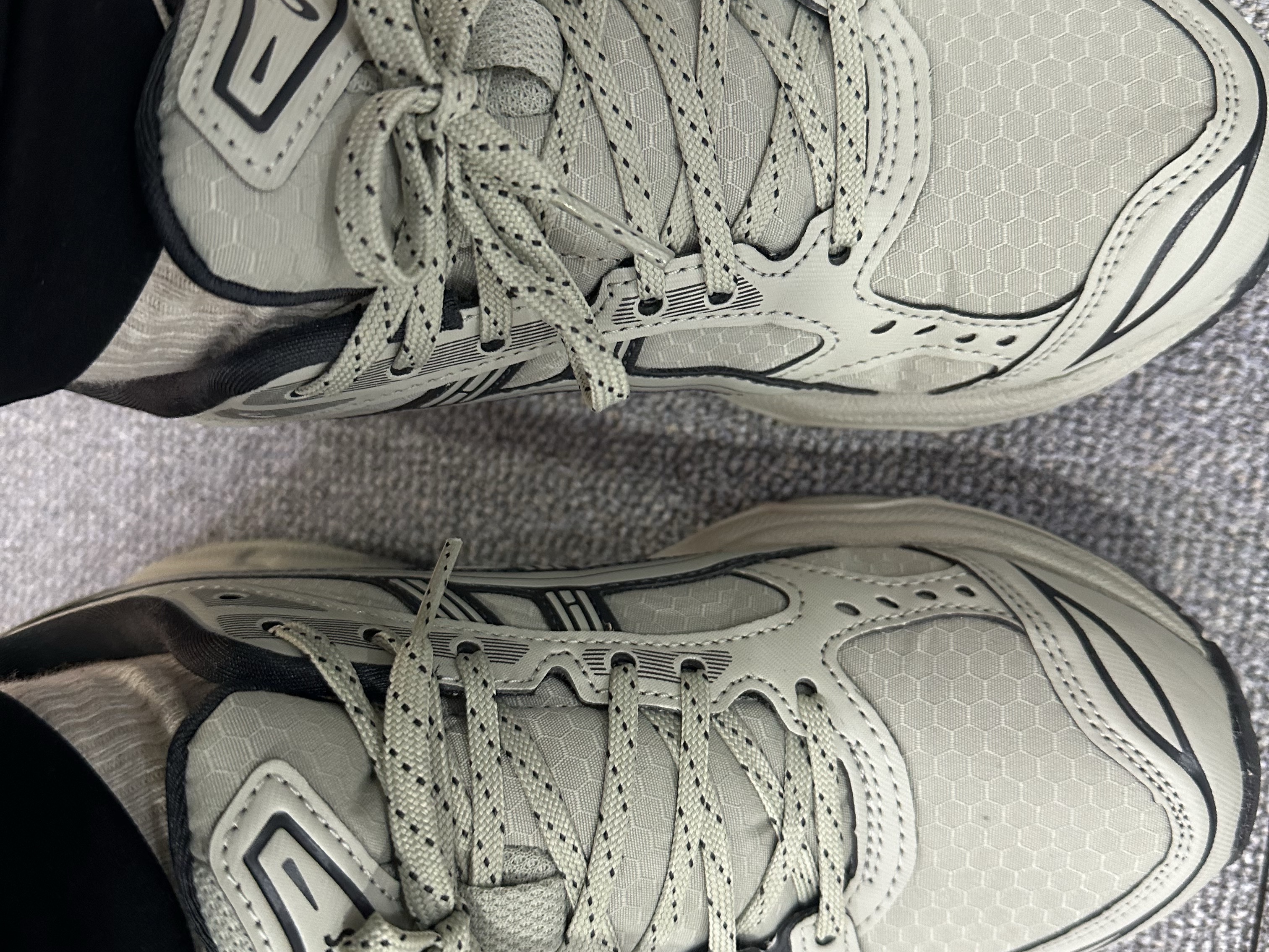 Asics Gel-Kayano 14 Earthenware Pack White Sage Graphite Grey 착용 스타일