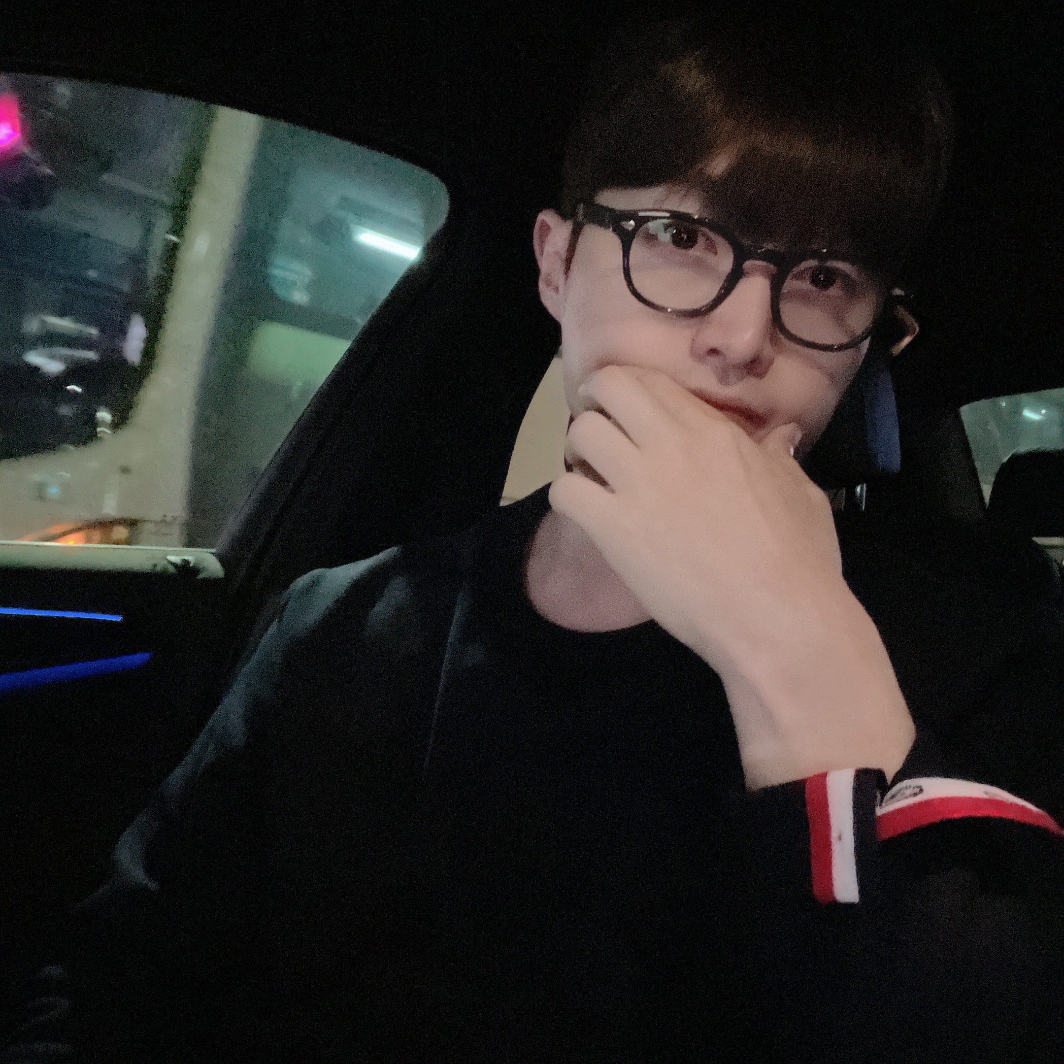 Thom Browne Loopback Center Back Stripe Crewneck Pullover Knit Navy 착용 스타일