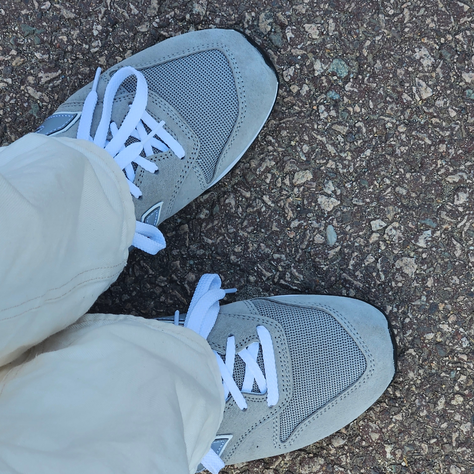 New Balance 996 Grey 착용 스타일