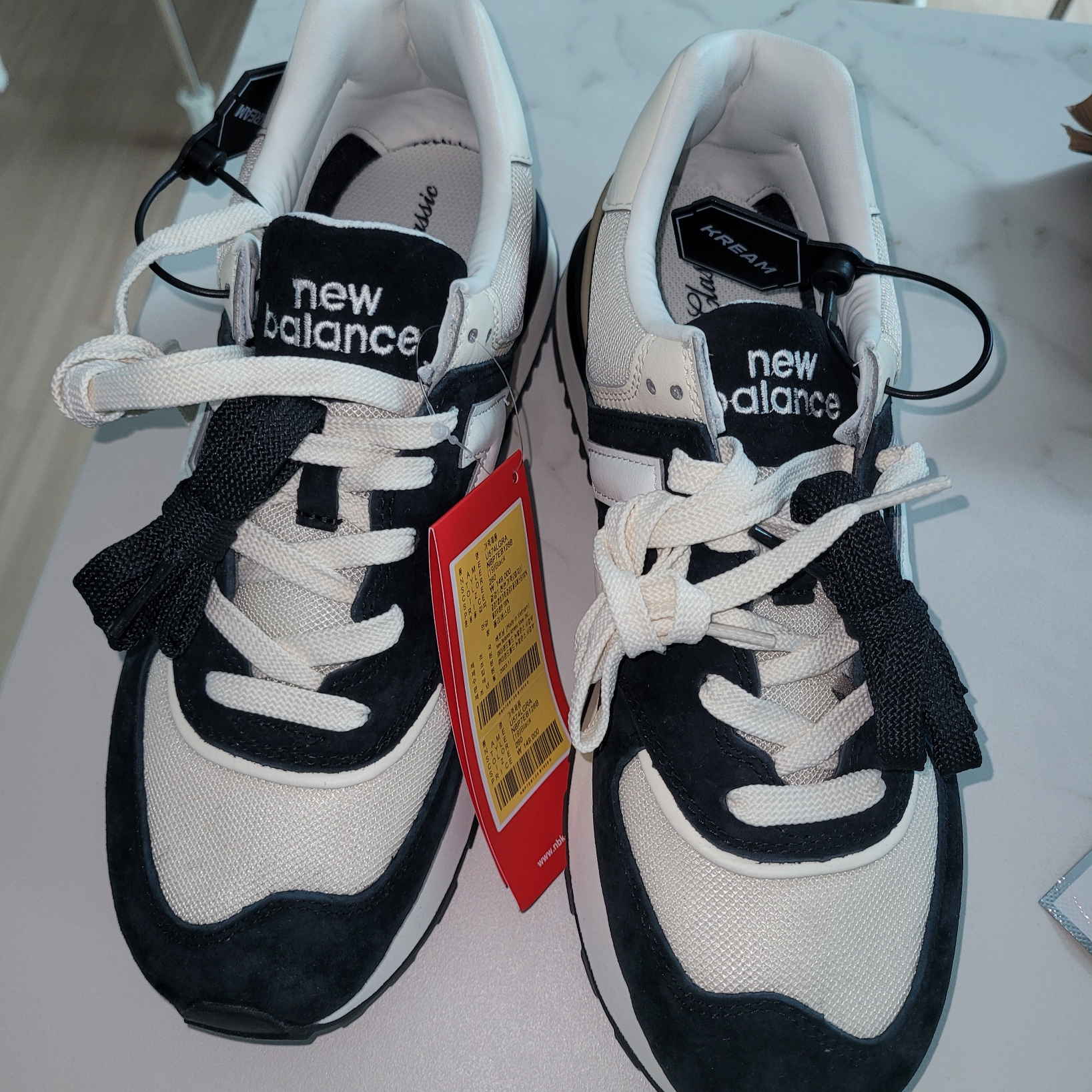 New Balance 574 Legacy Black Angora 착용 스타일