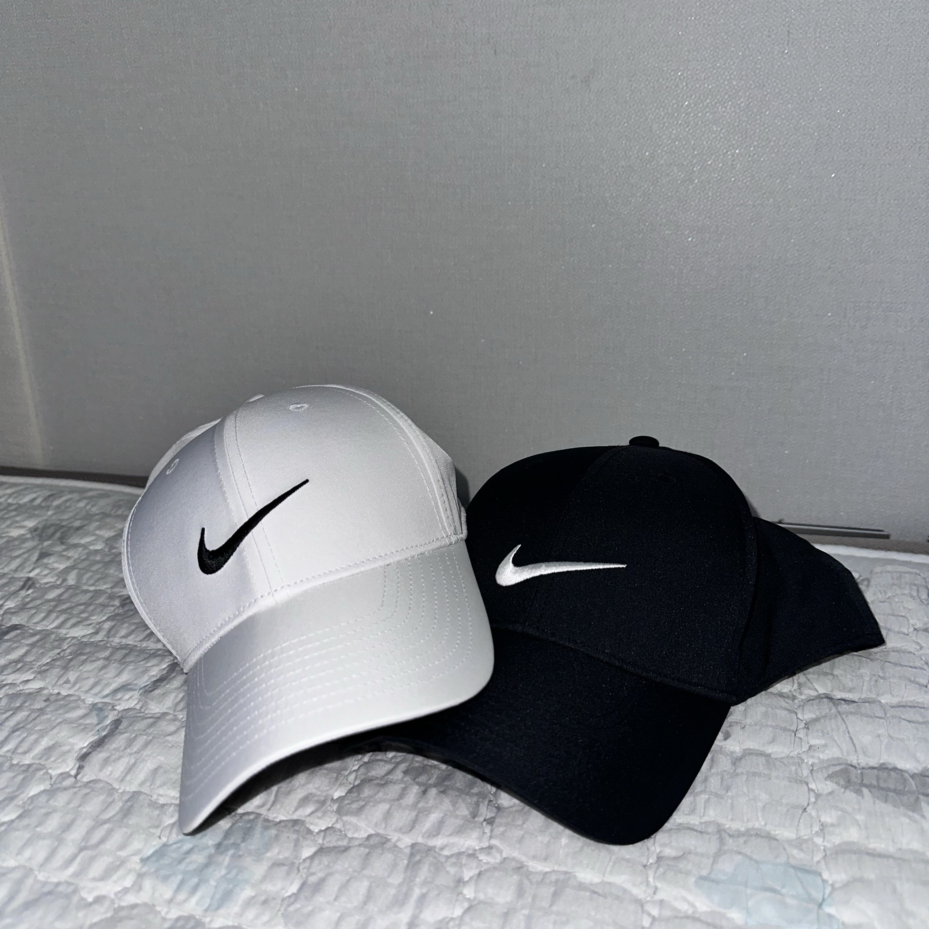 Nike Dri-Fit Legacy 91 Golf Cap White, Nike Dri-Fit Legacy 91 Golf Cap Black 착용 스타일
