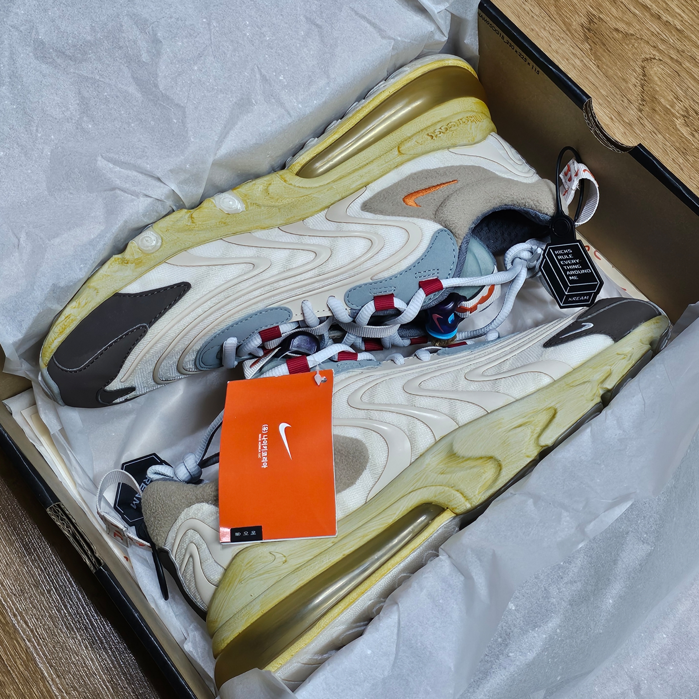 Nike x Travis Scott Air Max 270 React Cactus Trails 착용 스타일 - 1