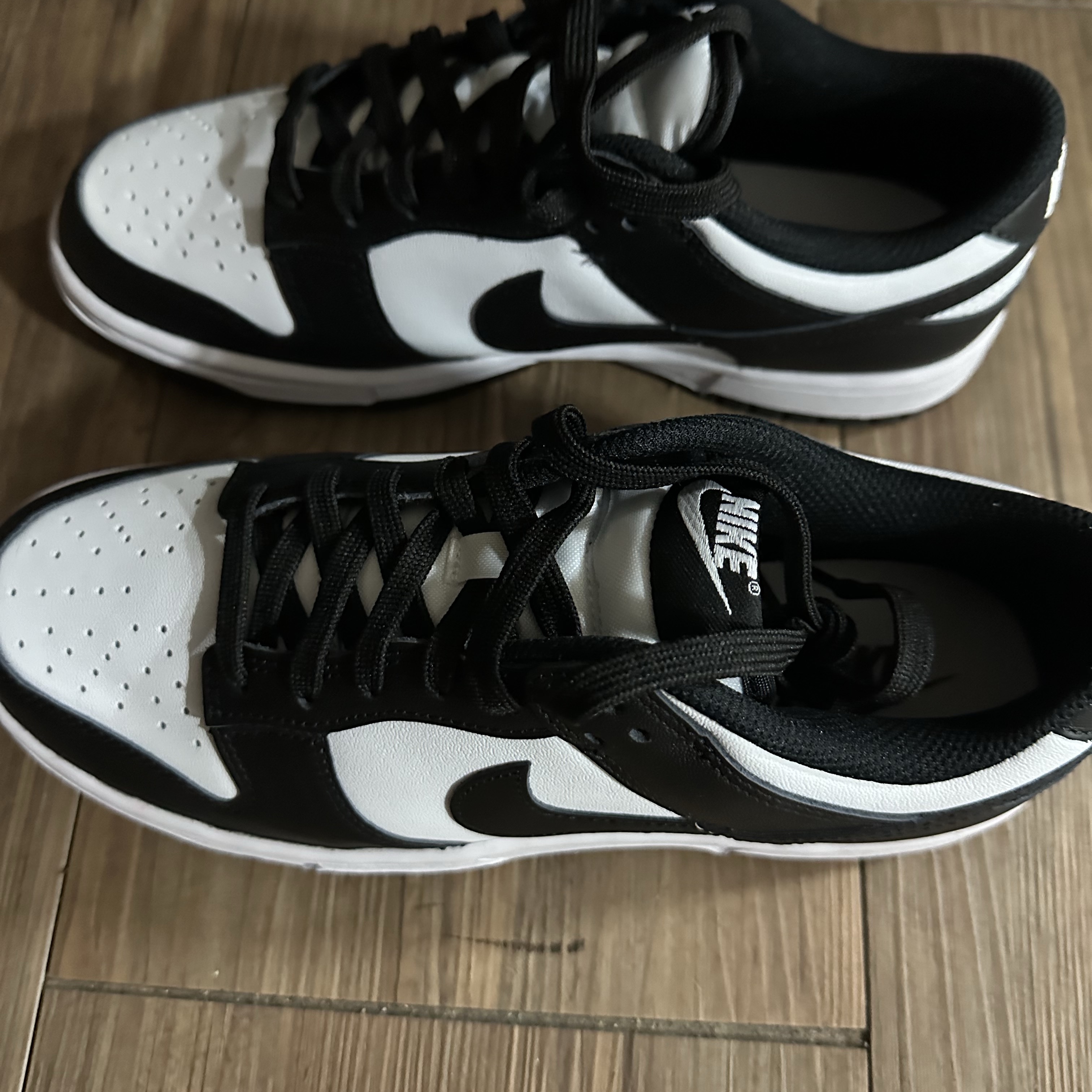 (W) Nike Dunk Low Black 착용 스타일 - 1