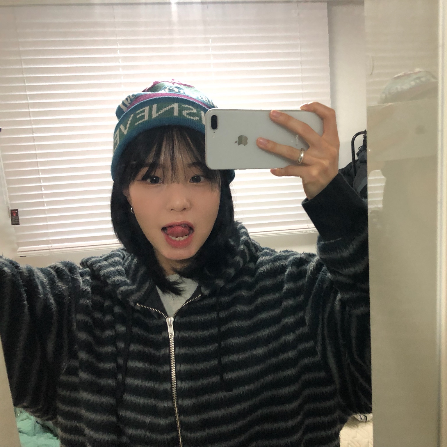 Supreme Brushed Zip Up Hooded Sweatshirt Black - 23FW 착용 스타일
