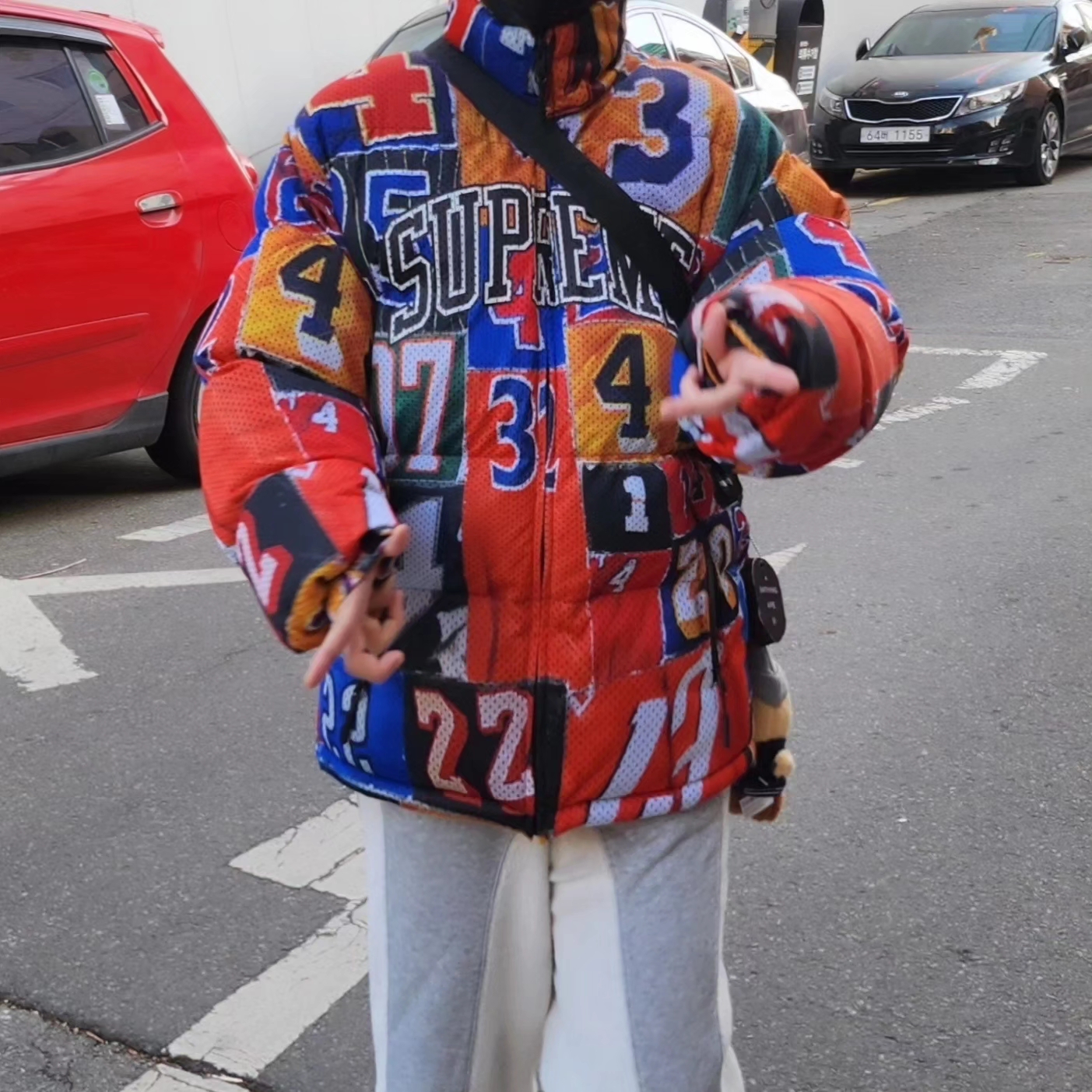 Supreme Mesh Jersey Puffer Jacket Multicolor - 23SS 착용 스타일