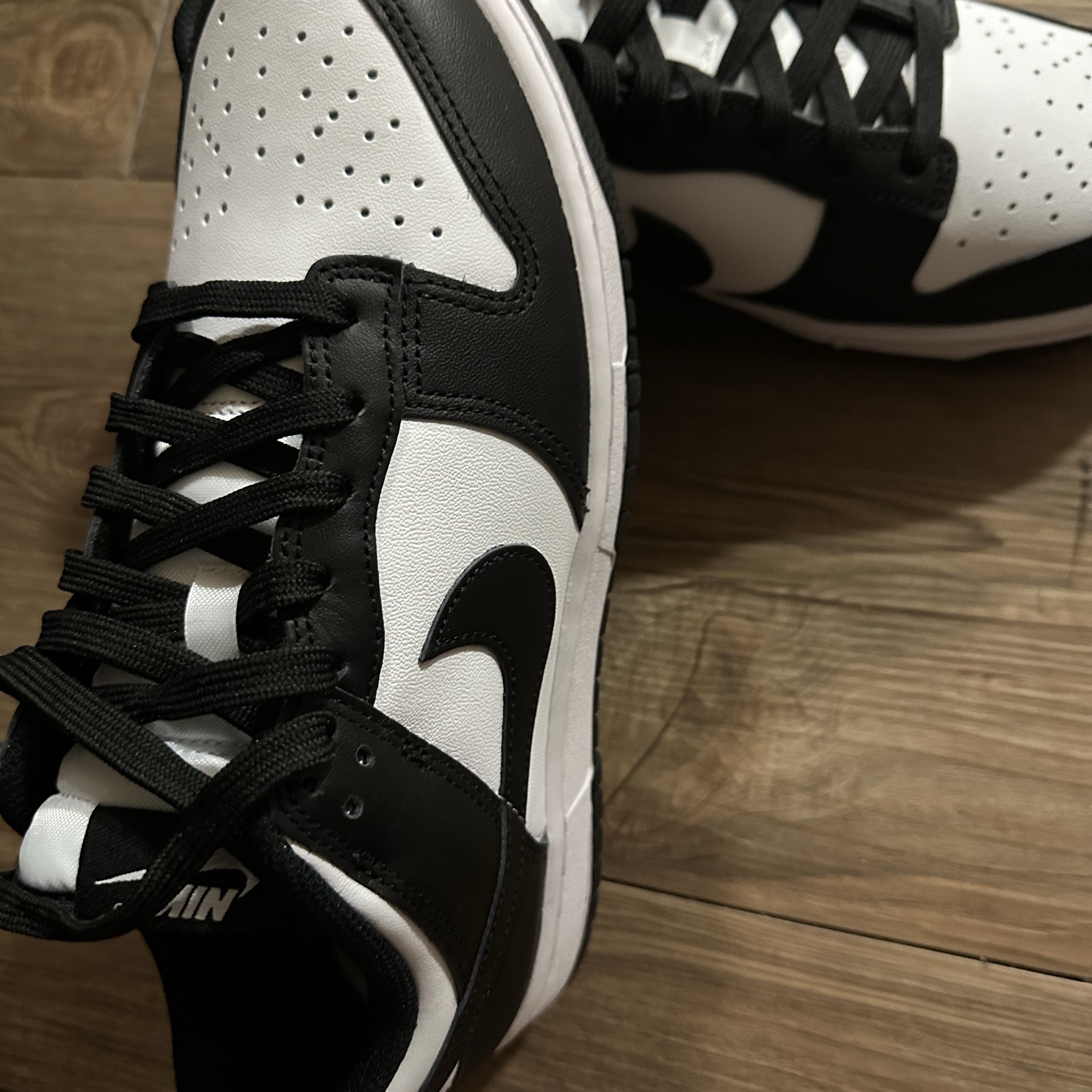 (W) Nike Dunk Low Black 착용 스타일 - 4