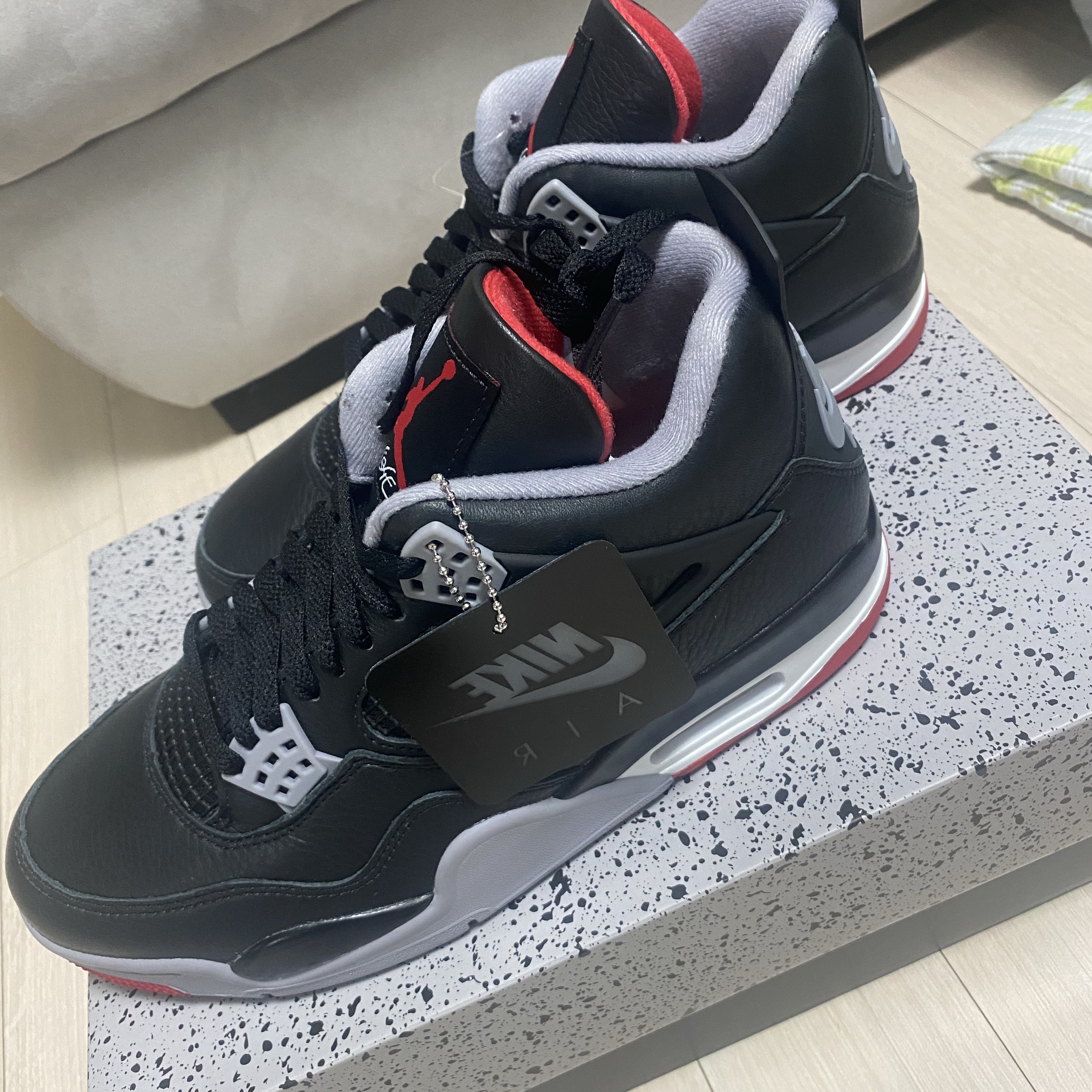 Jordan 4 Retro Bred Reimagined 착용 스타일 - 3