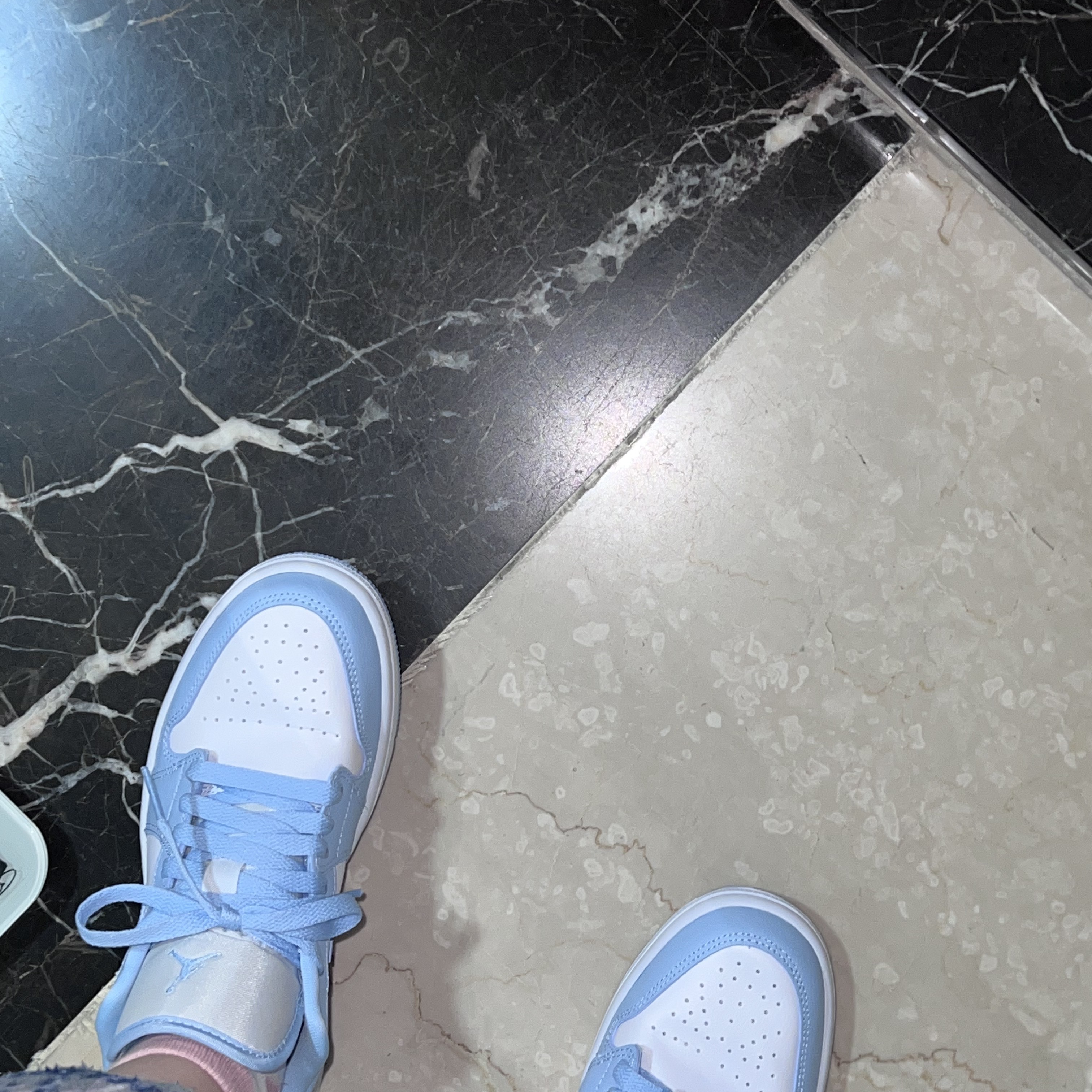 (W) Jordan 1 Low White Ice Blue 착용 스타일