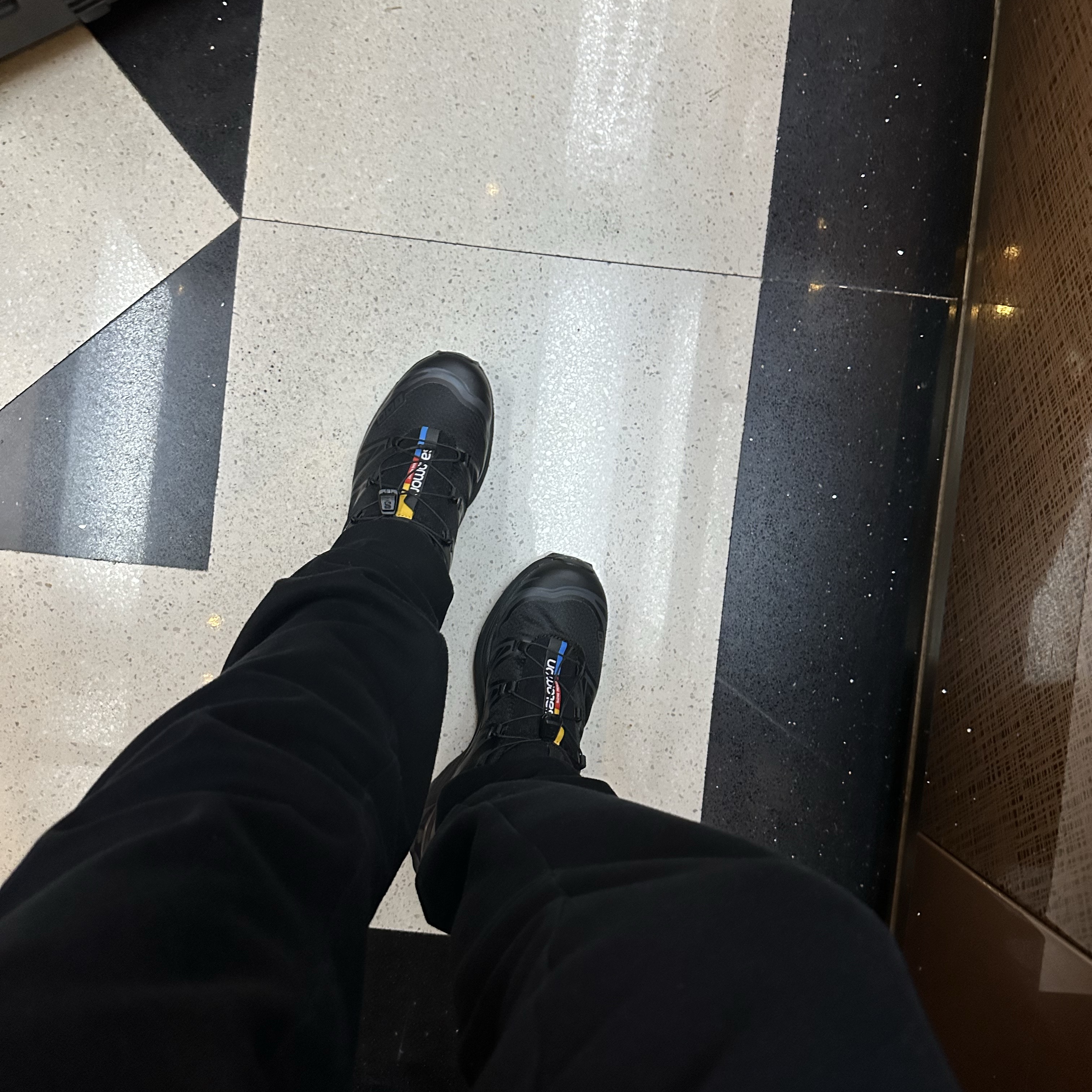 Salomon XT-6 ADV Black 착용 스타일 - 2