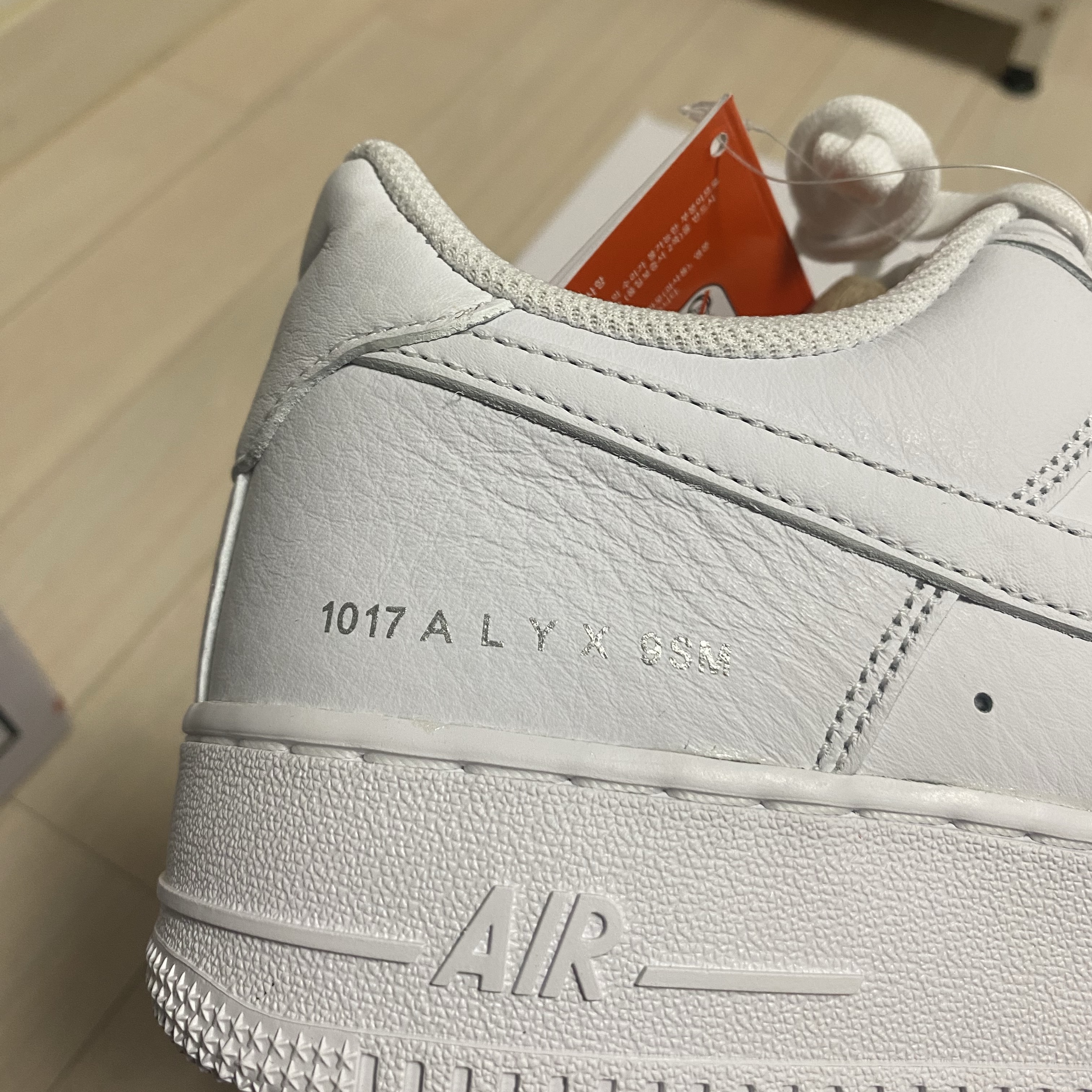 Nike x 1017 Alyx 9SM Air Force 1 Low SP White 착용 스타일 - 3