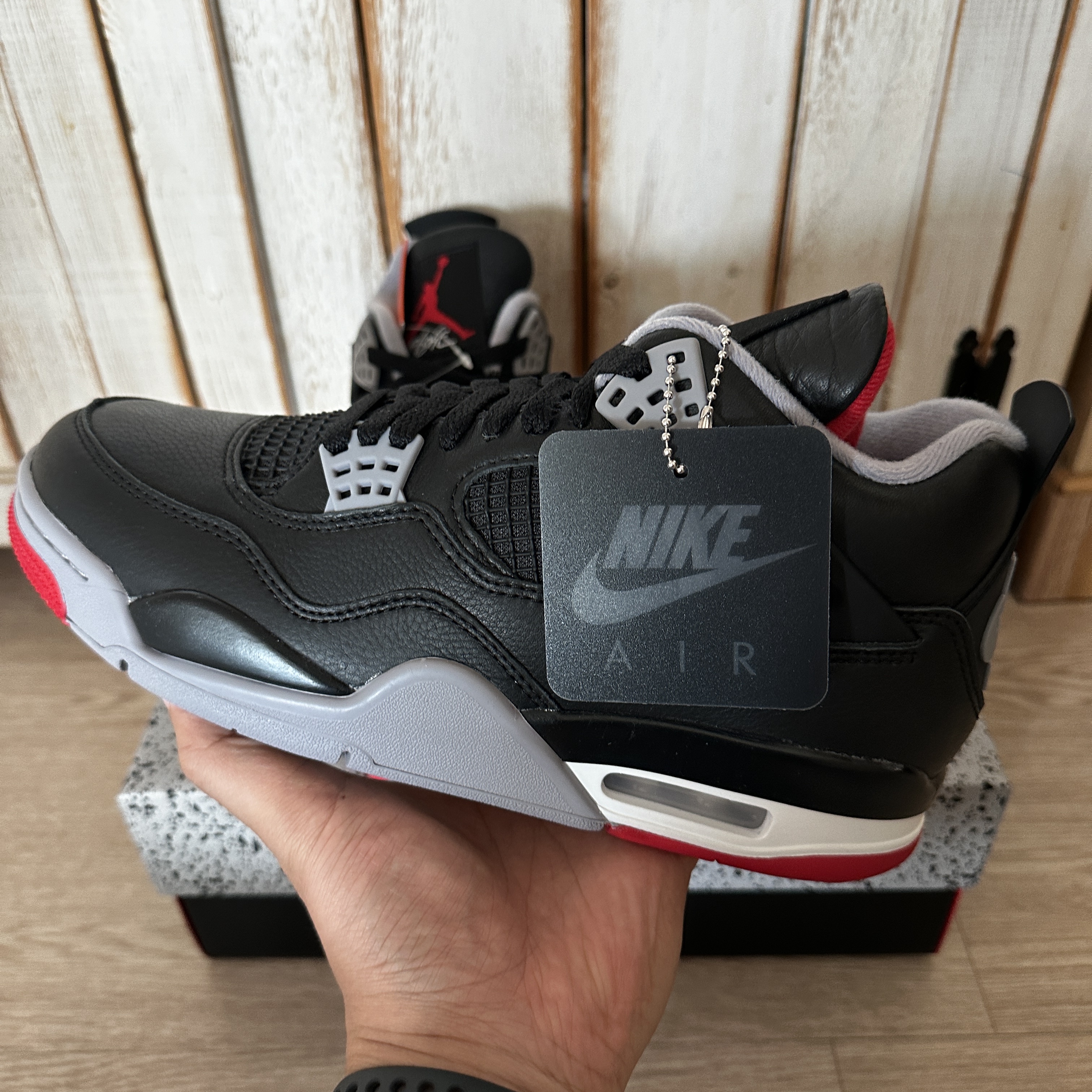 Jordan 4 Retro Bred Reimagined 착용 스타일 - 3
