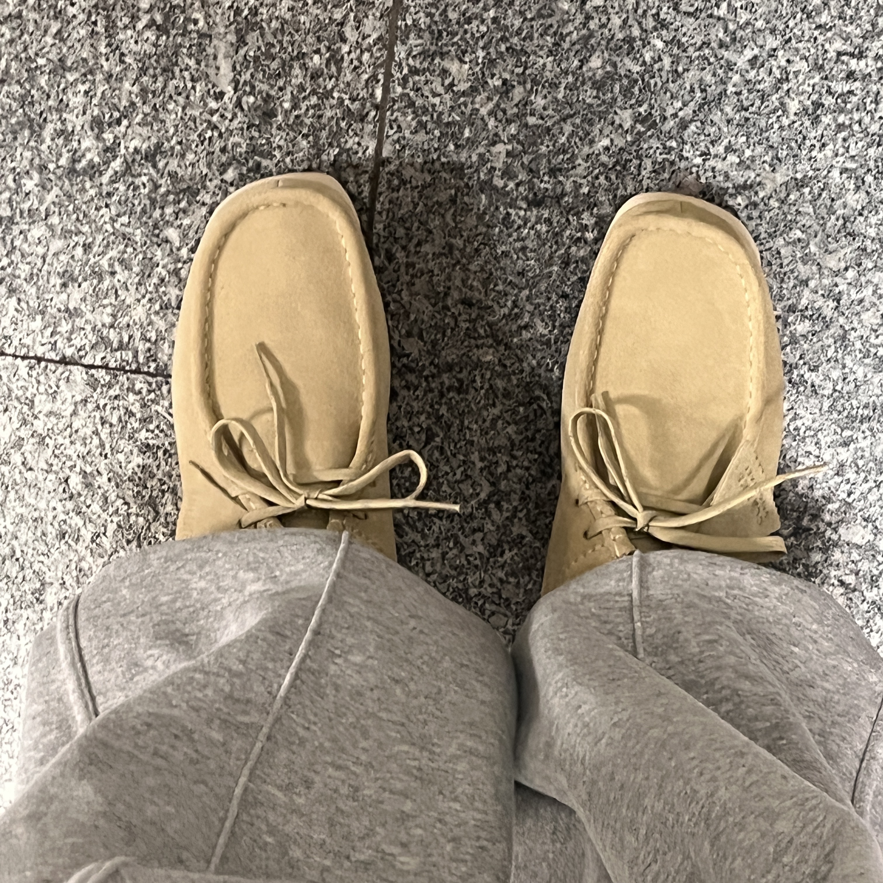 Clarks Wallabee Gore-Tex Maple Suede 착용 스타일 - 1