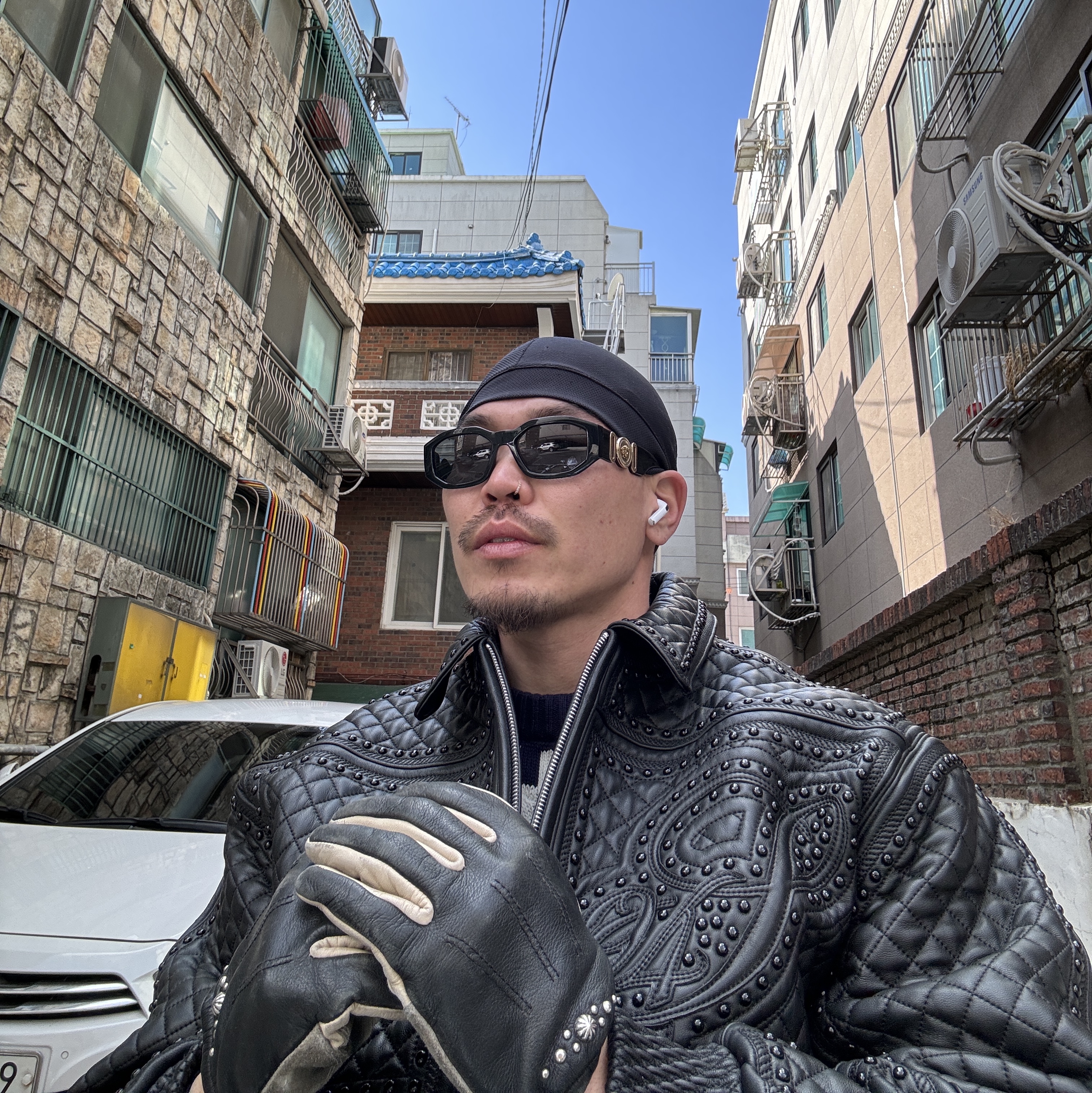Supreme Studded Quilted Leather Jacket Black - 22FW 착용 스타일