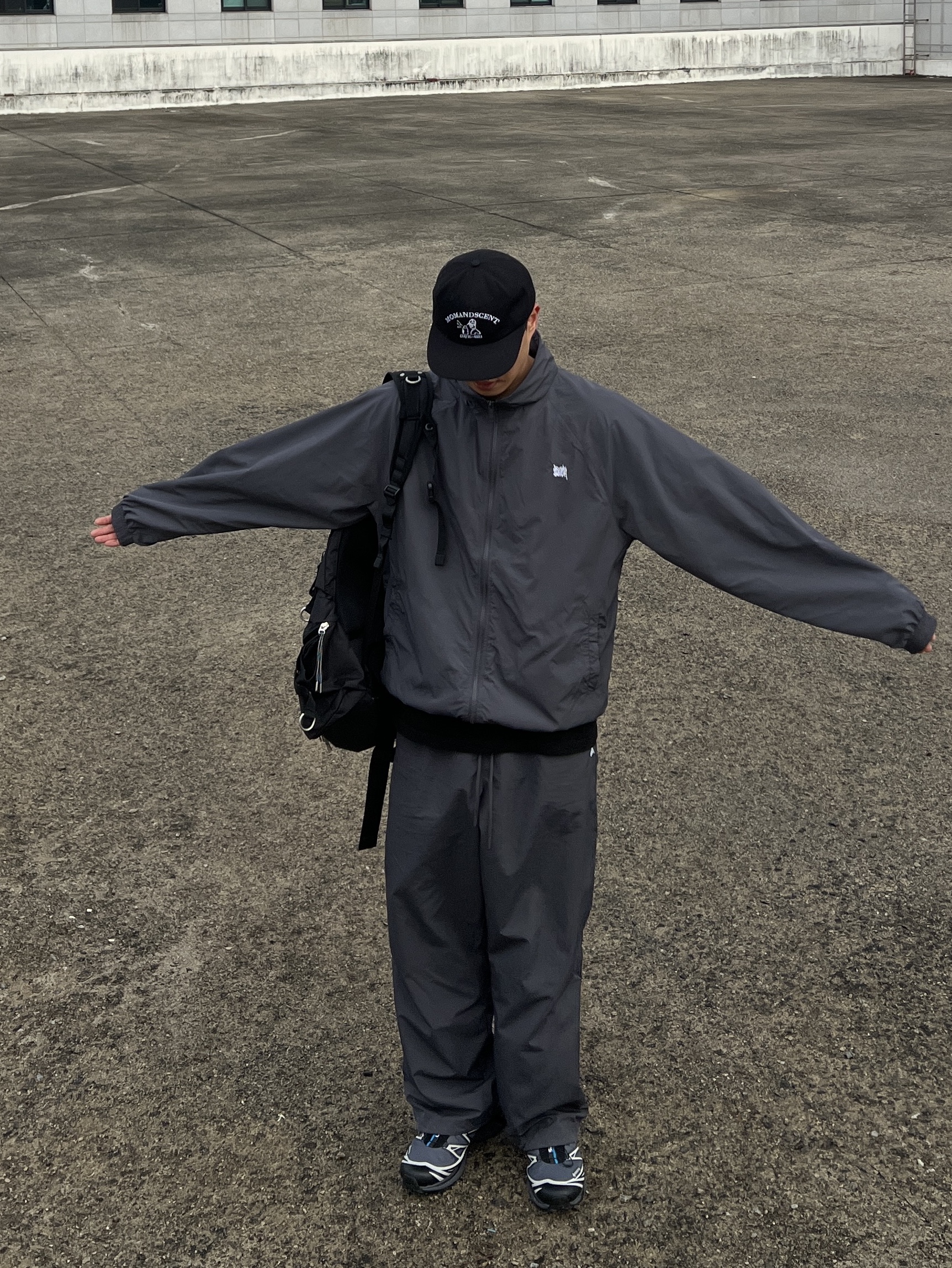 Salomon XT-6 Gore-Tex Black Ebony 착용 스타일 - 1
