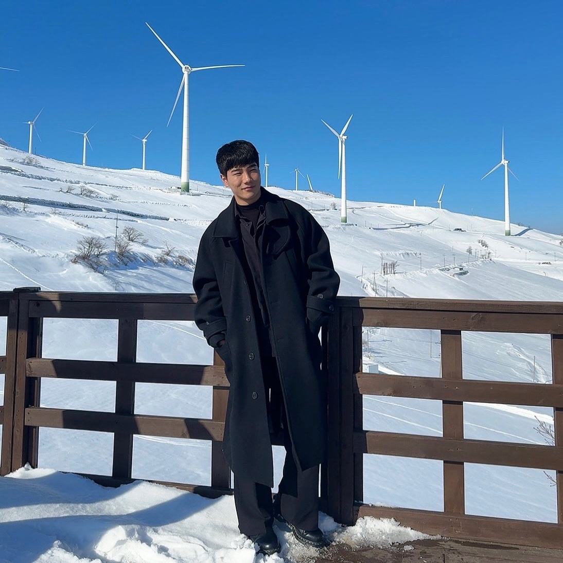 Undermycar Legion.02 Balmacaan Oversized Wool Coat Black 착용 스타일